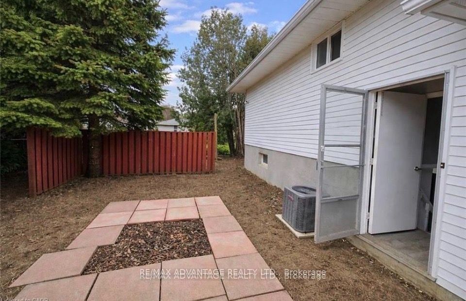 9 Camelot Crescent Property Photo 28