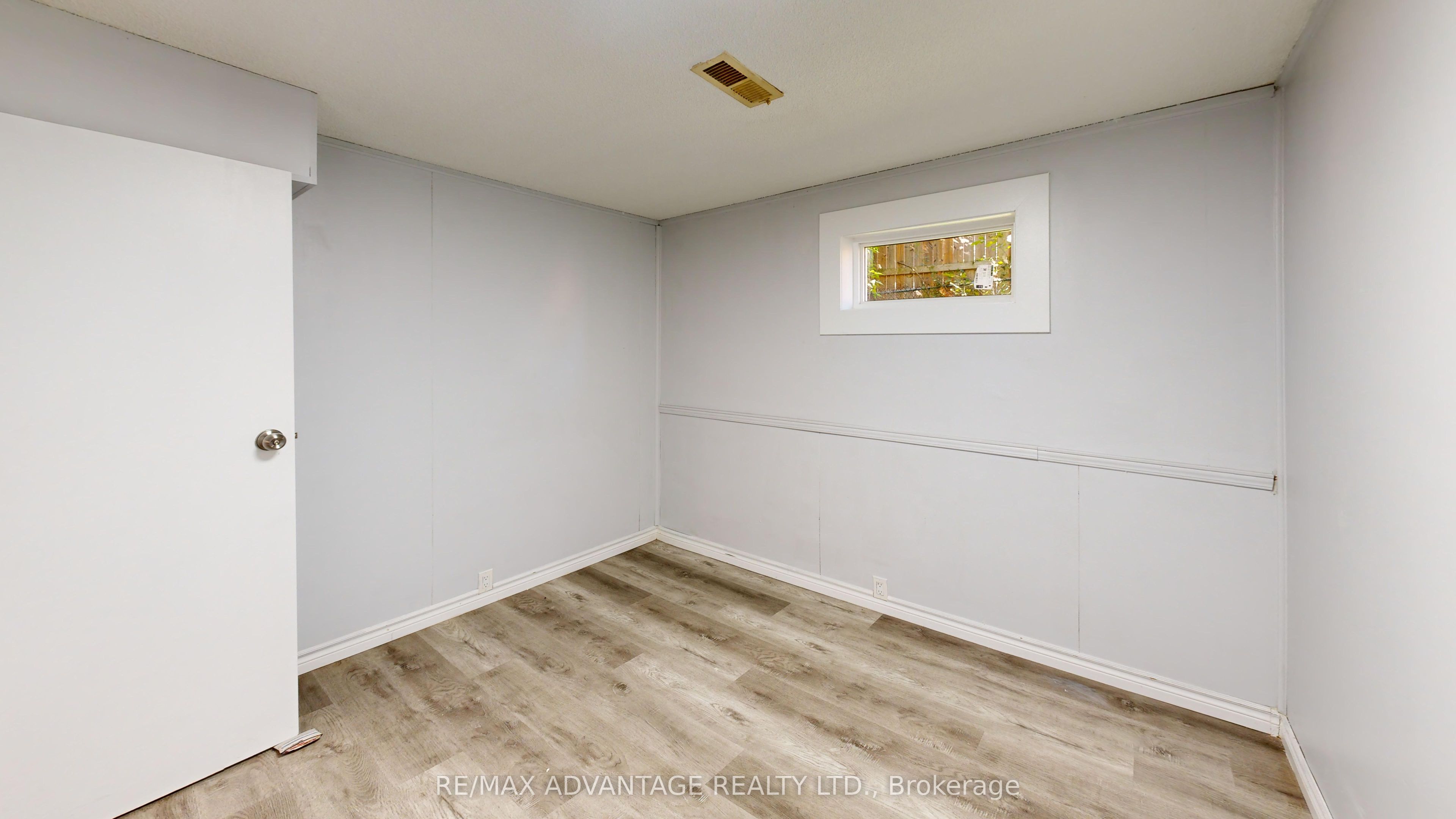9 Camelot Crescent Property Photo 35
