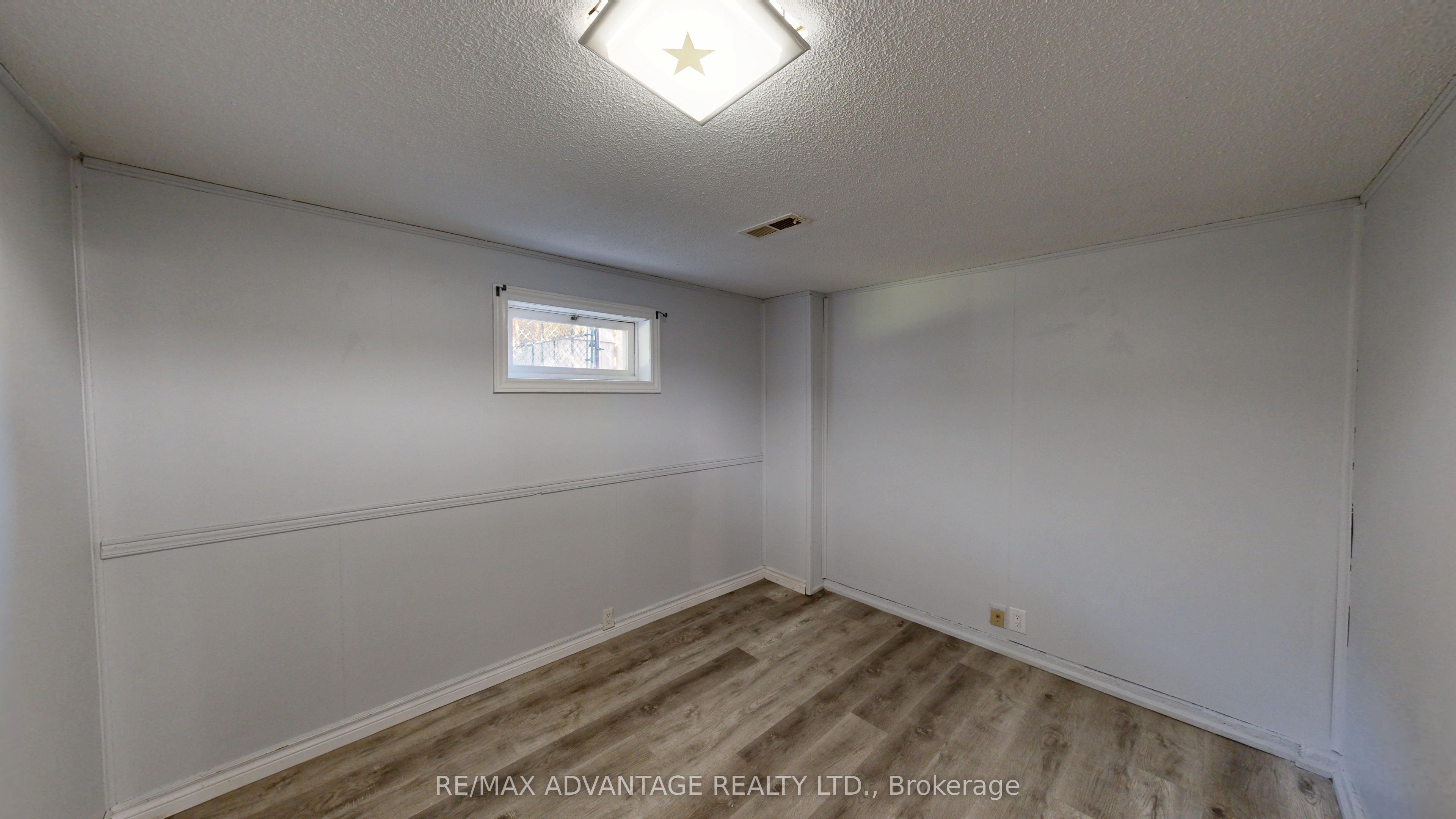 9 Camelot Crescent Property Photo 37