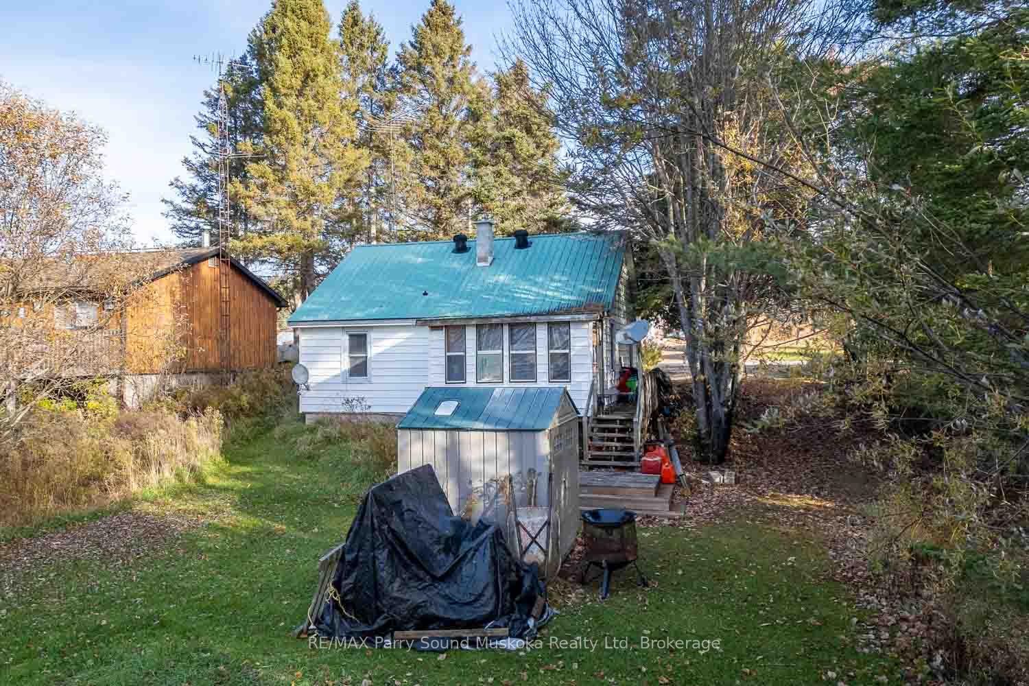 27 Ahmic St Street W Property Photo 1