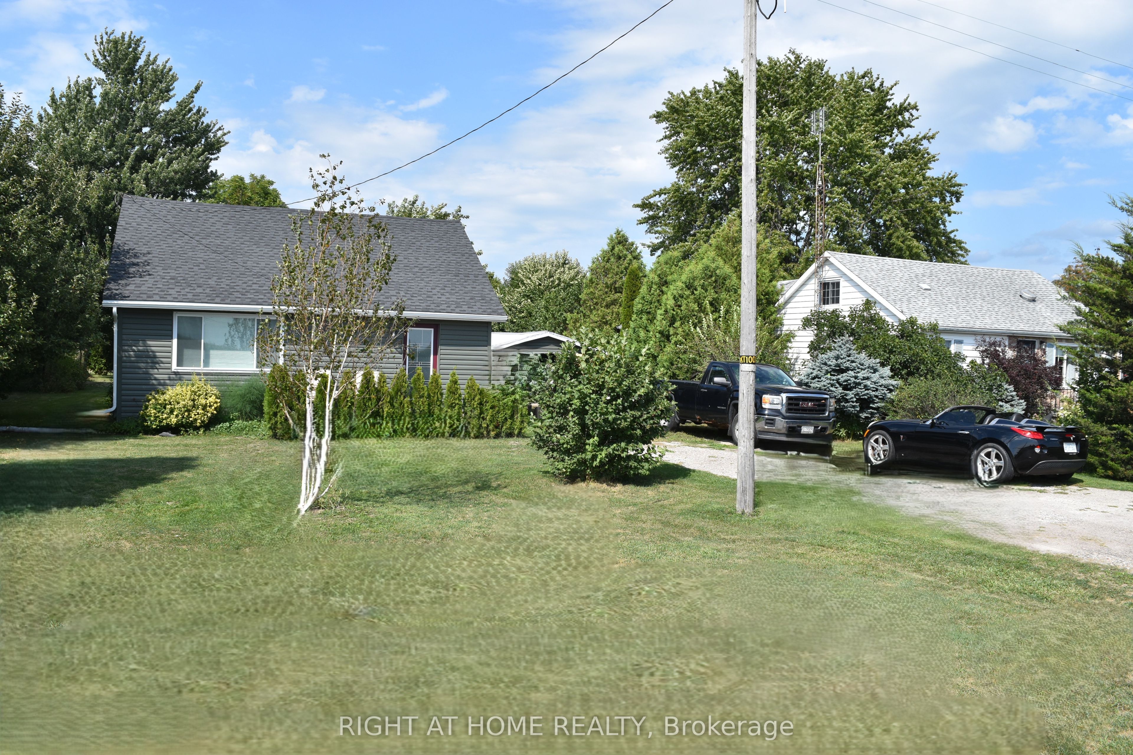 7231 Baseline Road E Property Photo 3