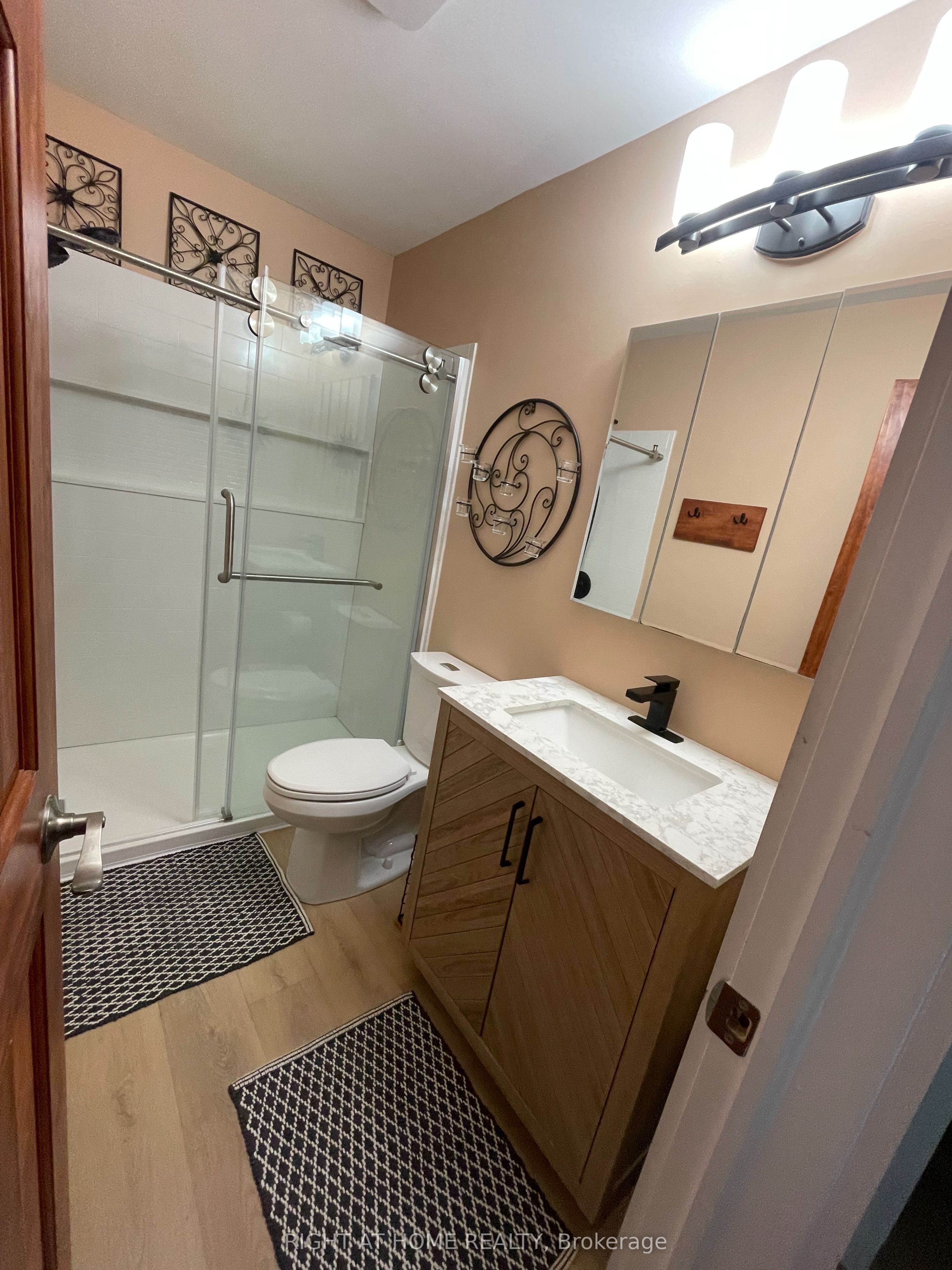 7231 Baseline Road E Property Photo 22