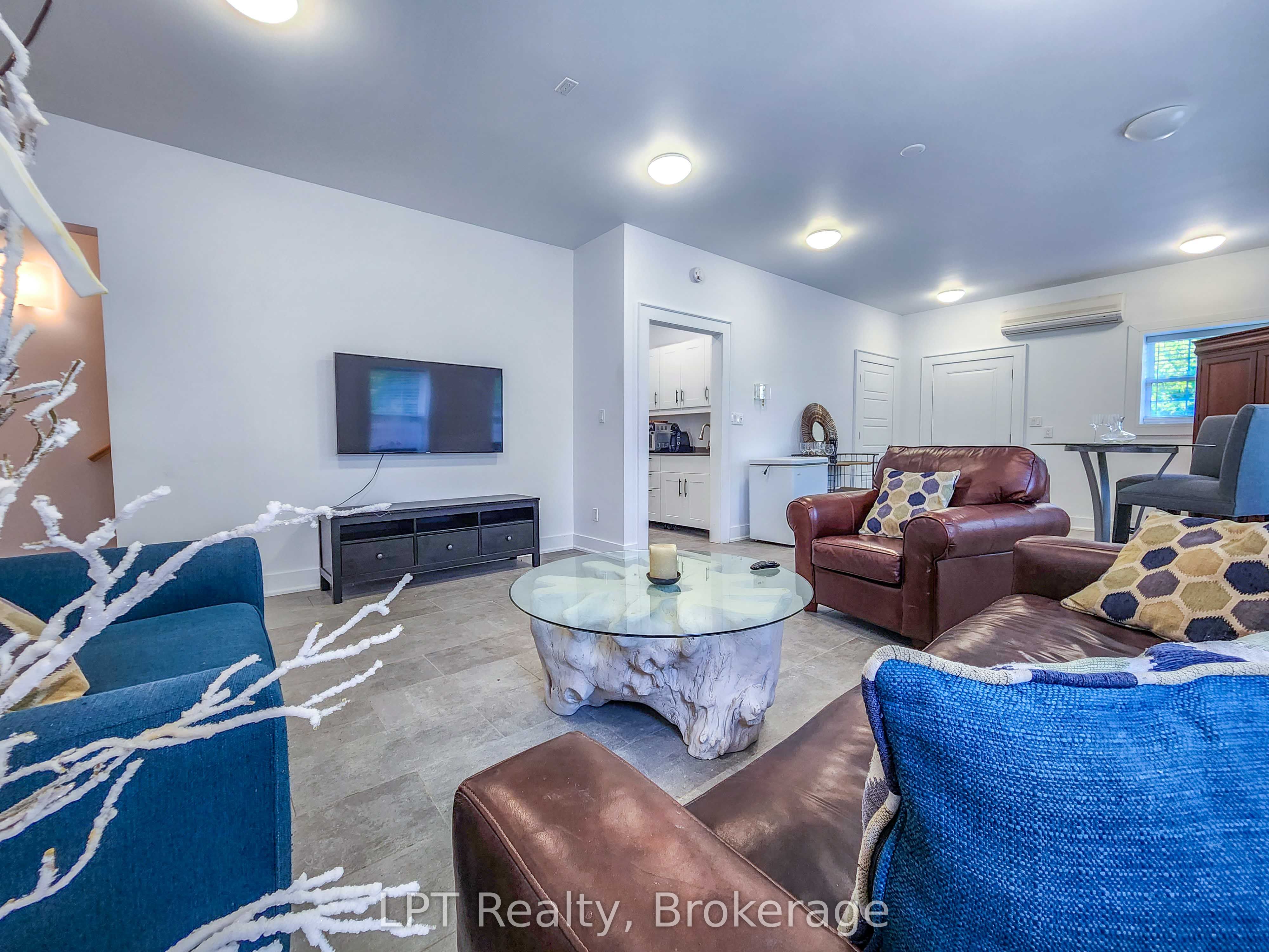 12 Leggett Lane Unit #3 Property Photo 8