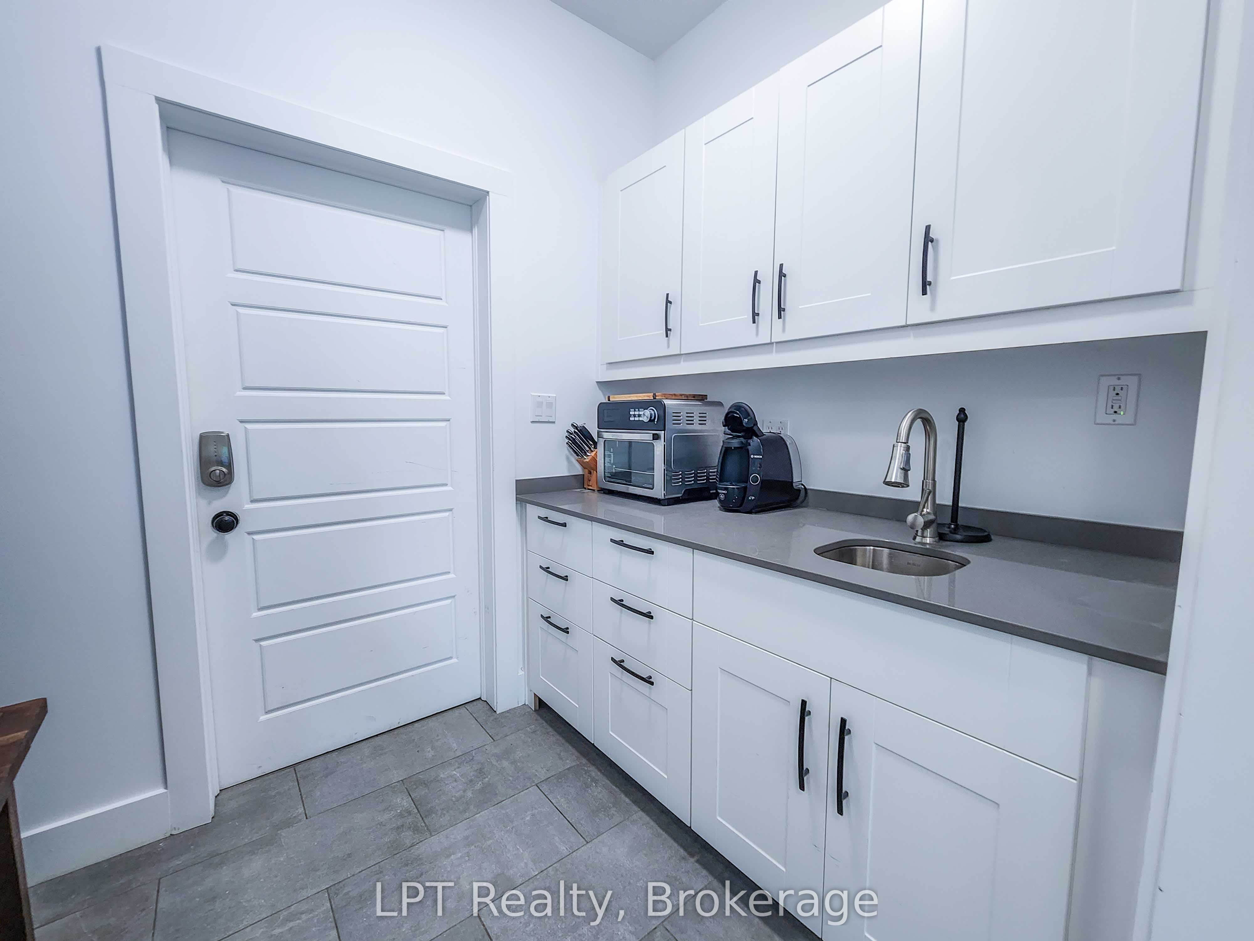 12 Leggett Lane Unit #3 Property Photo 14