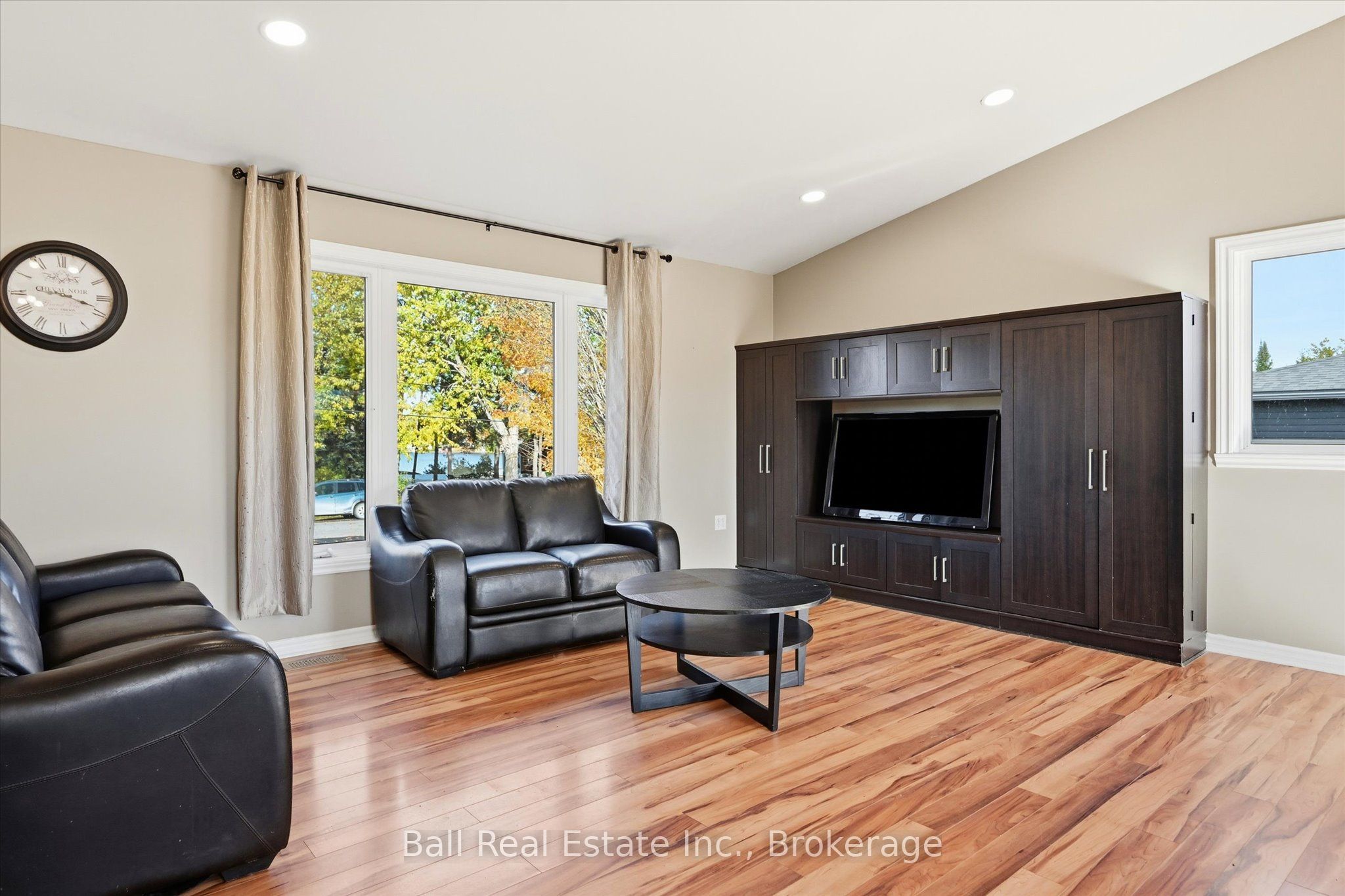 323 Cadigan Road Property Photo 8