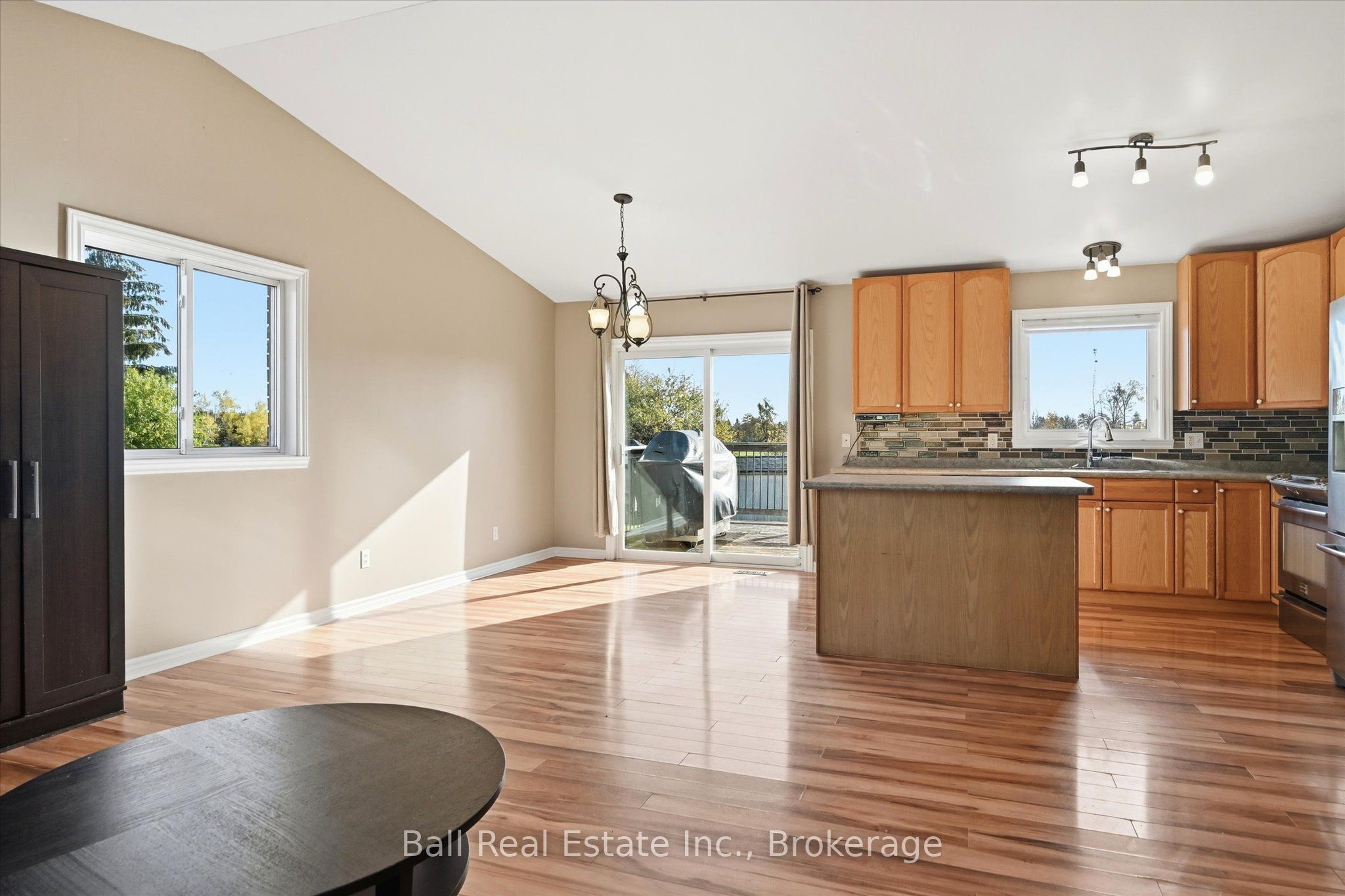 323 Cadigan Road Property Photo 10