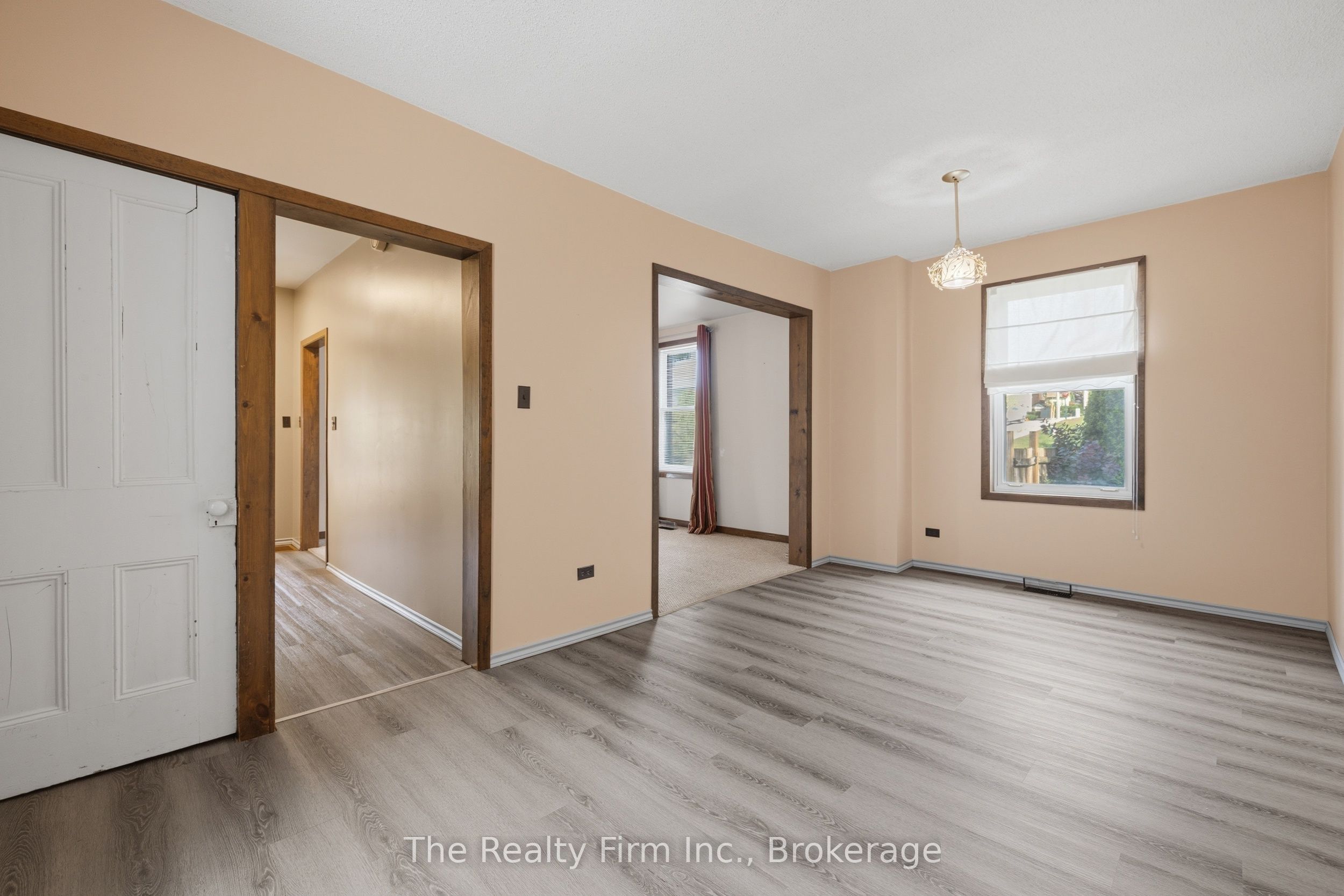 17 Douglas Street Property Photo 9