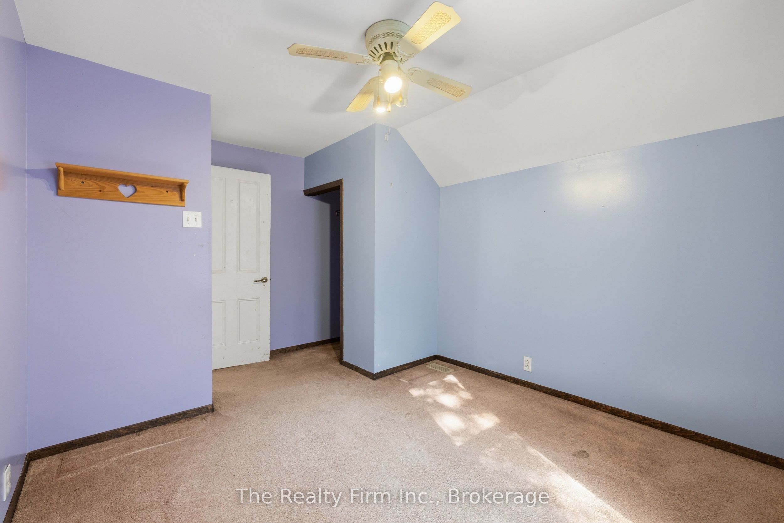 17 Douglas Street Property Photo 18
