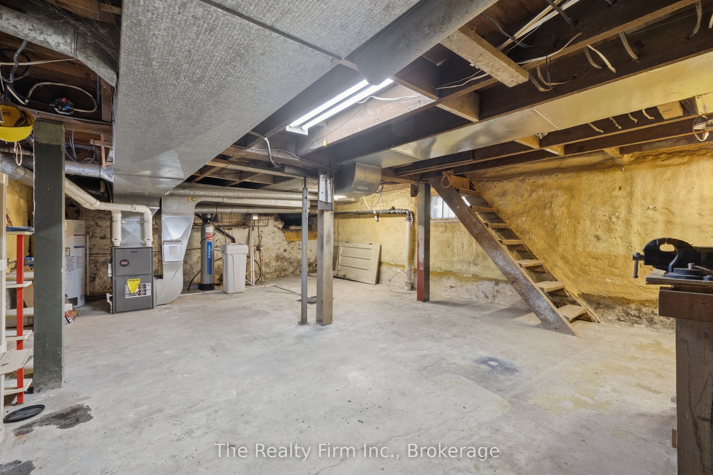 17 Douglas Street Property Photo 20
