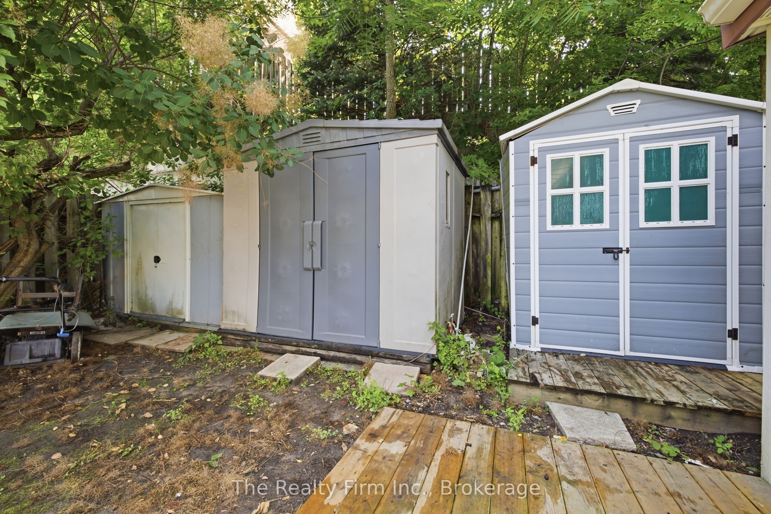 17 Douglas Street Property Photo 24