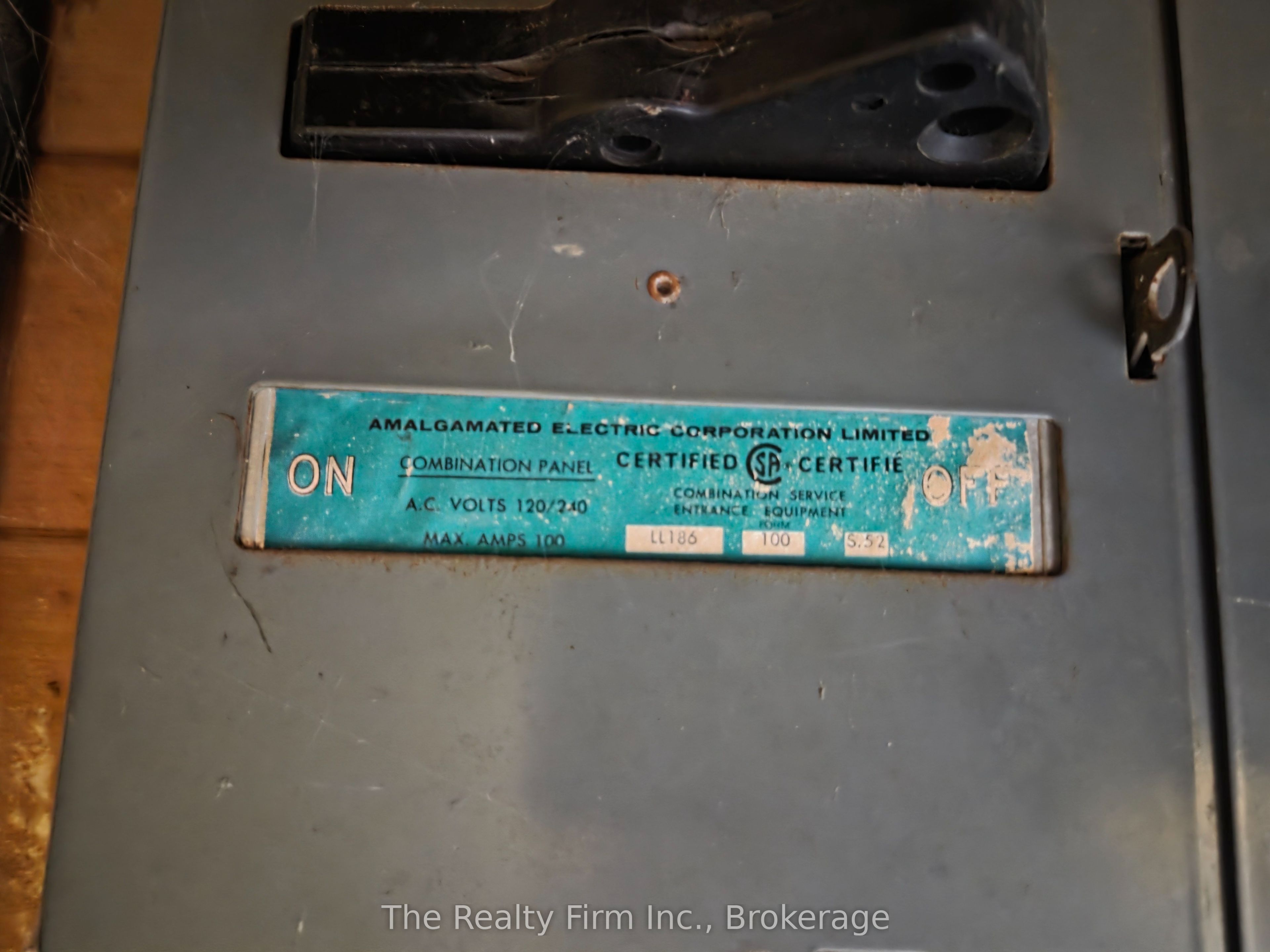 17 Douglas Street Property Photo 25