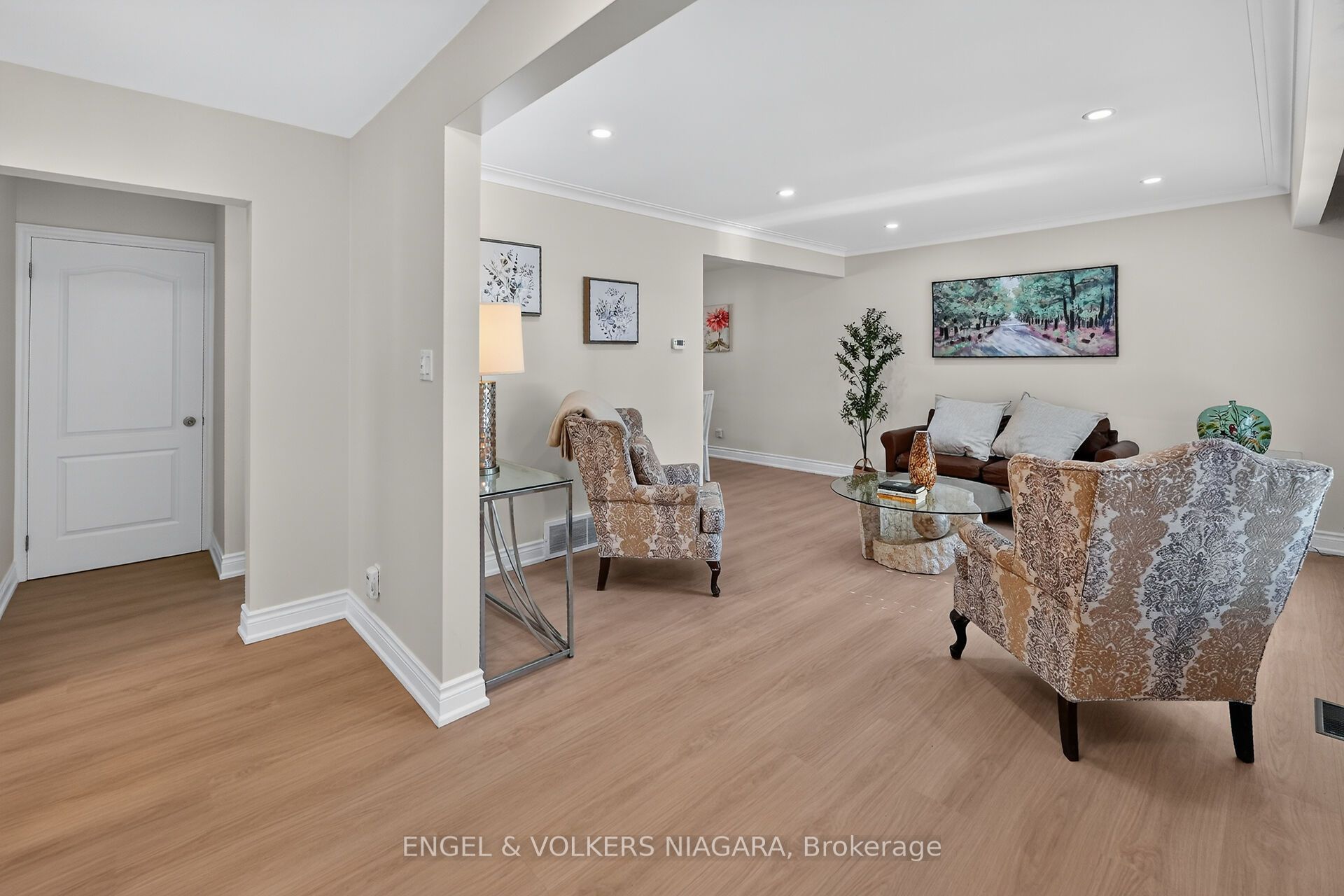 6773 Crawford Street Property Photo 5
