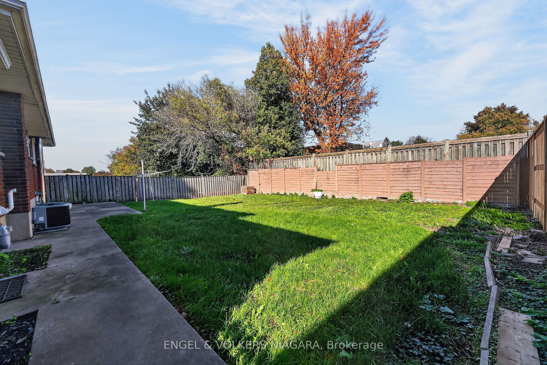 6773 Crawford Street Property Photo 24