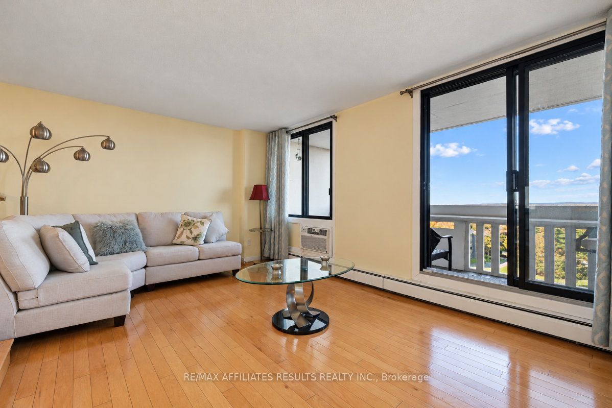 415 Greenview Avenue 408 Property Photo 9