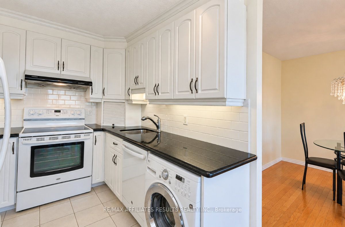 415 Greenview Avenue 408 Property Photo 19