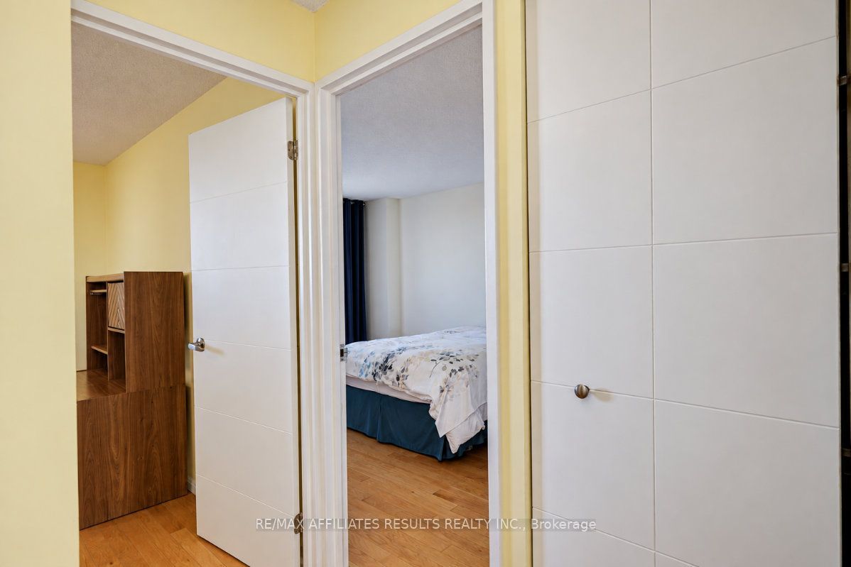 415 Greenview Avenue 408 Property Photo 25
