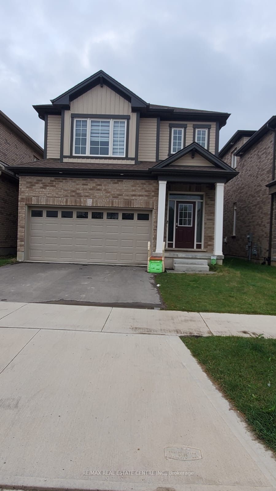 19 Saddlebrook Court Property Photo 1