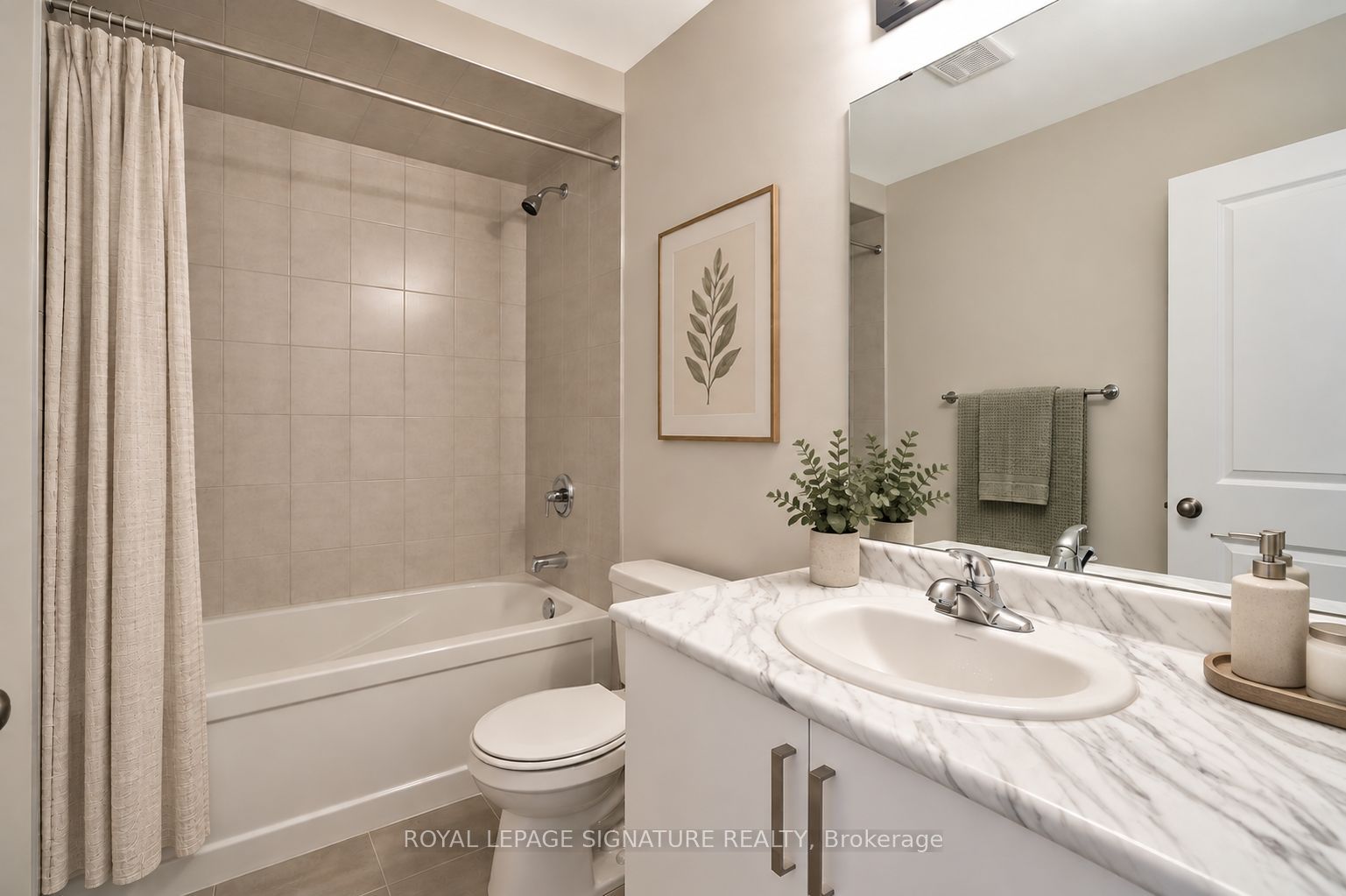 119 Pinot Crescent 35 Property Photo 5
