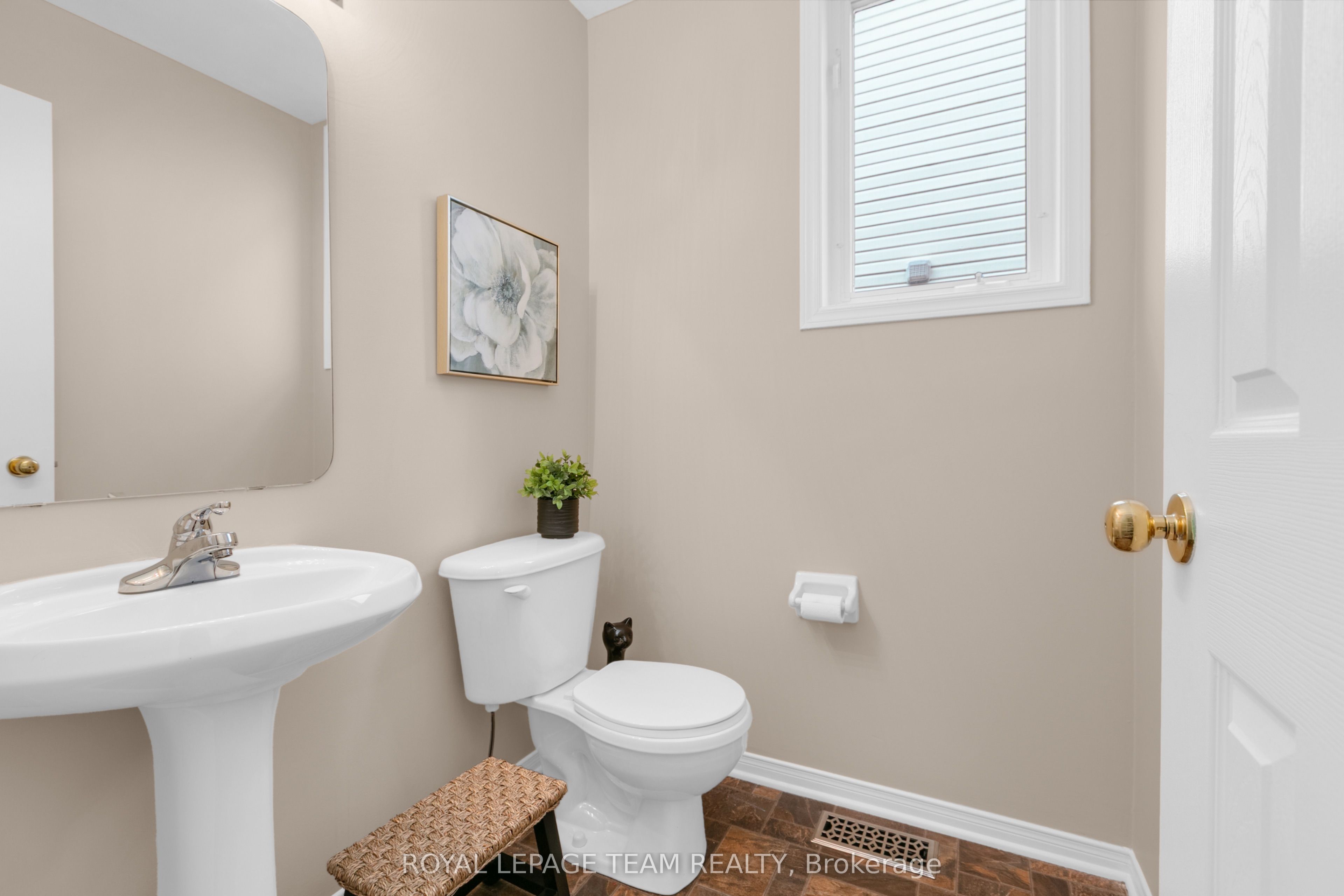 28 Appledale Drive Property Photo 9