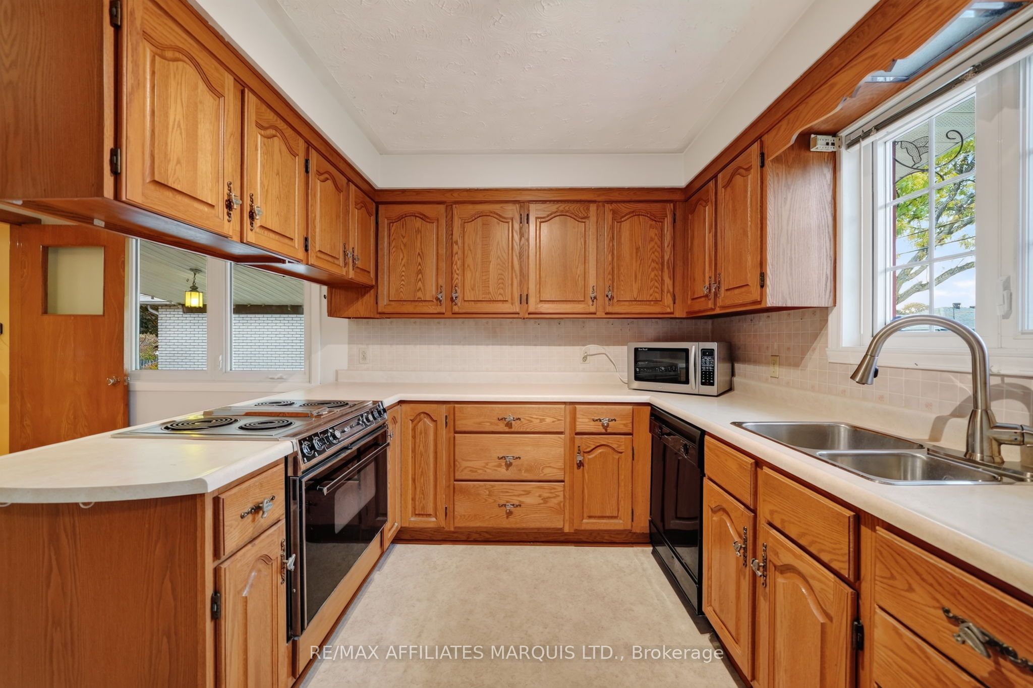 420 Anthony Street Property Photo 4