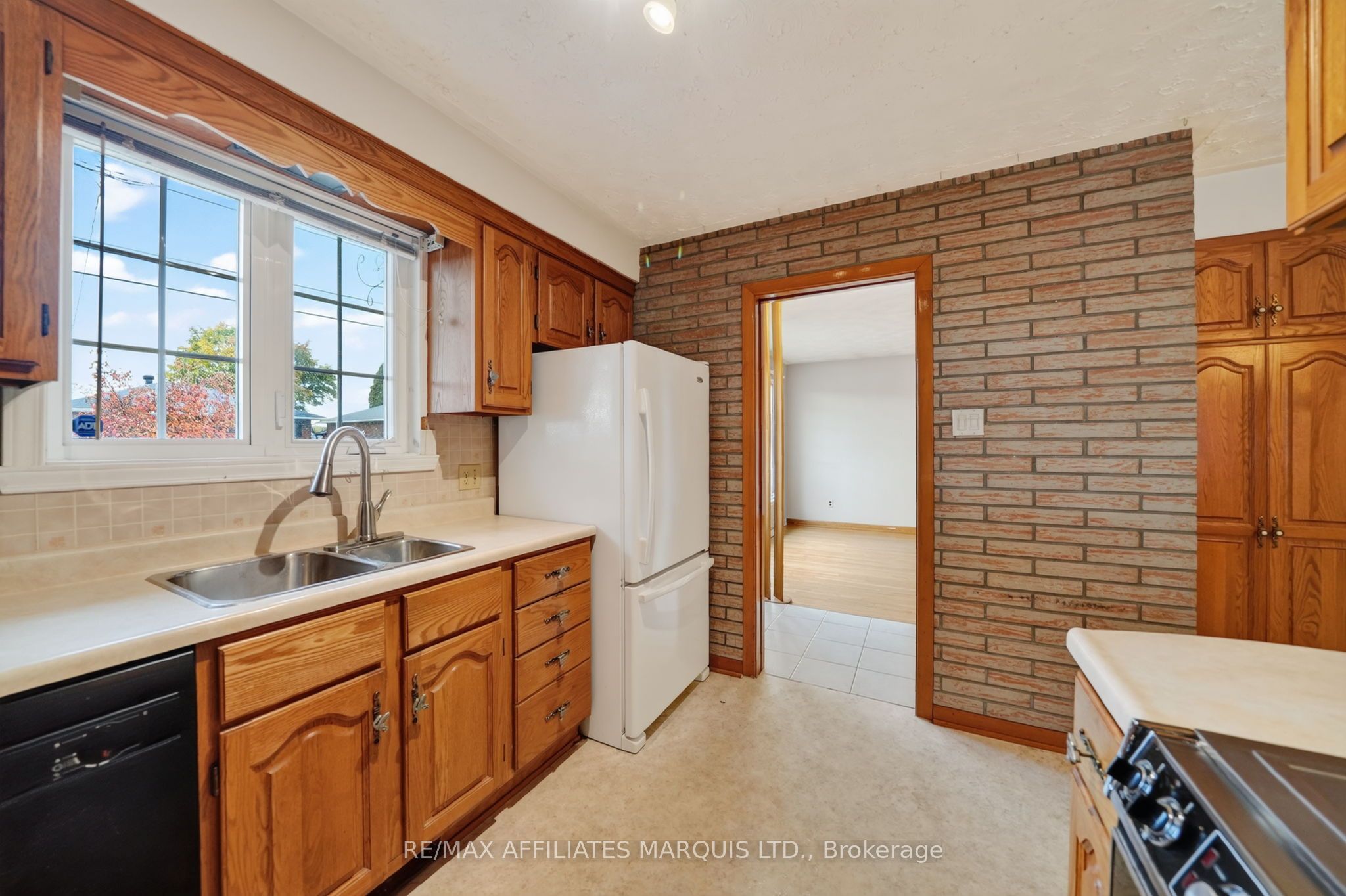 420 Anthony Street Property Photo 5