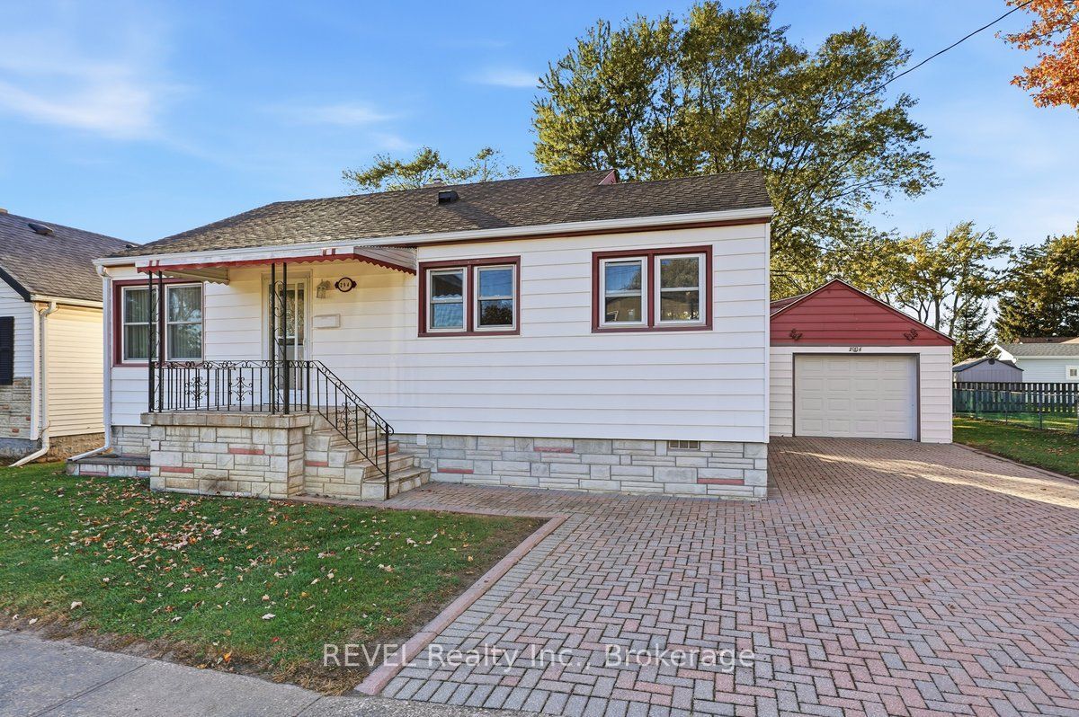 294 Wellington Street Property Photo 1