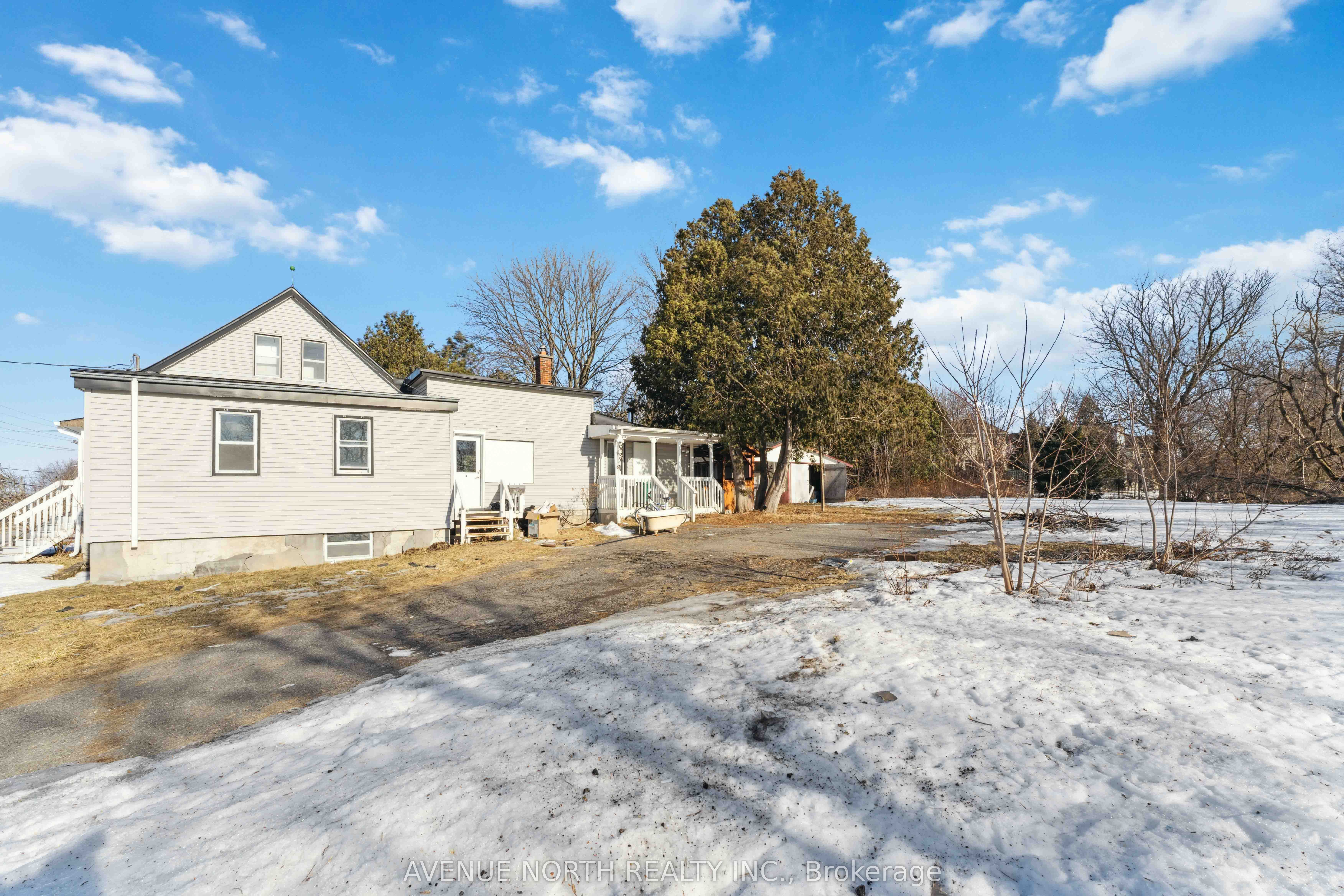 6958 Notre Dame Street Property Photo 7