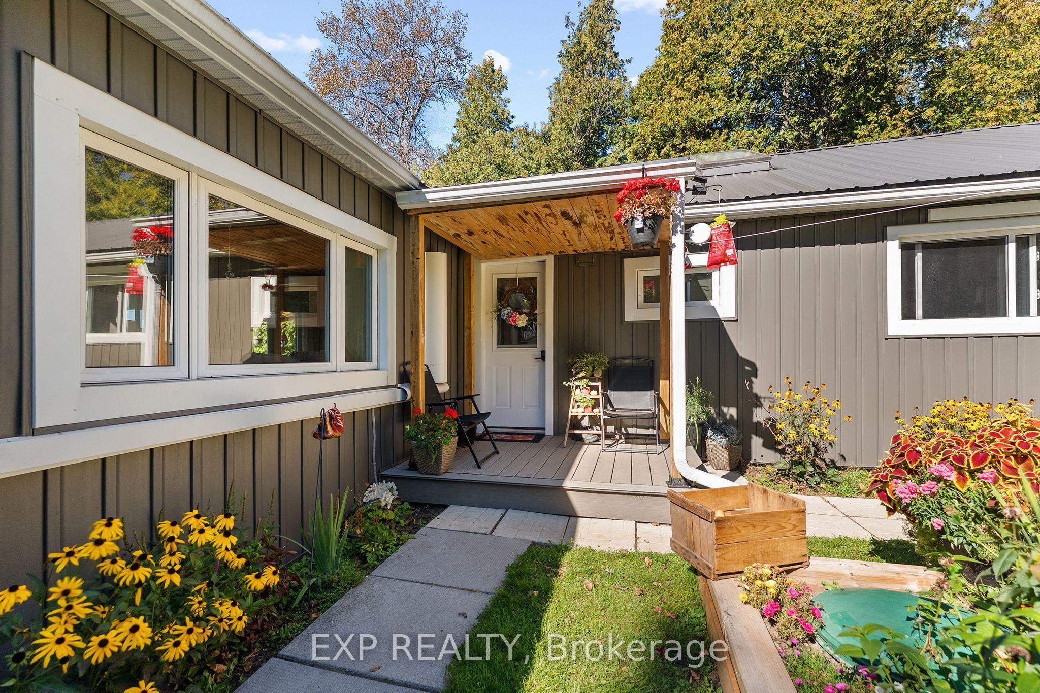 42195 Combermere Road Property Photo 5
