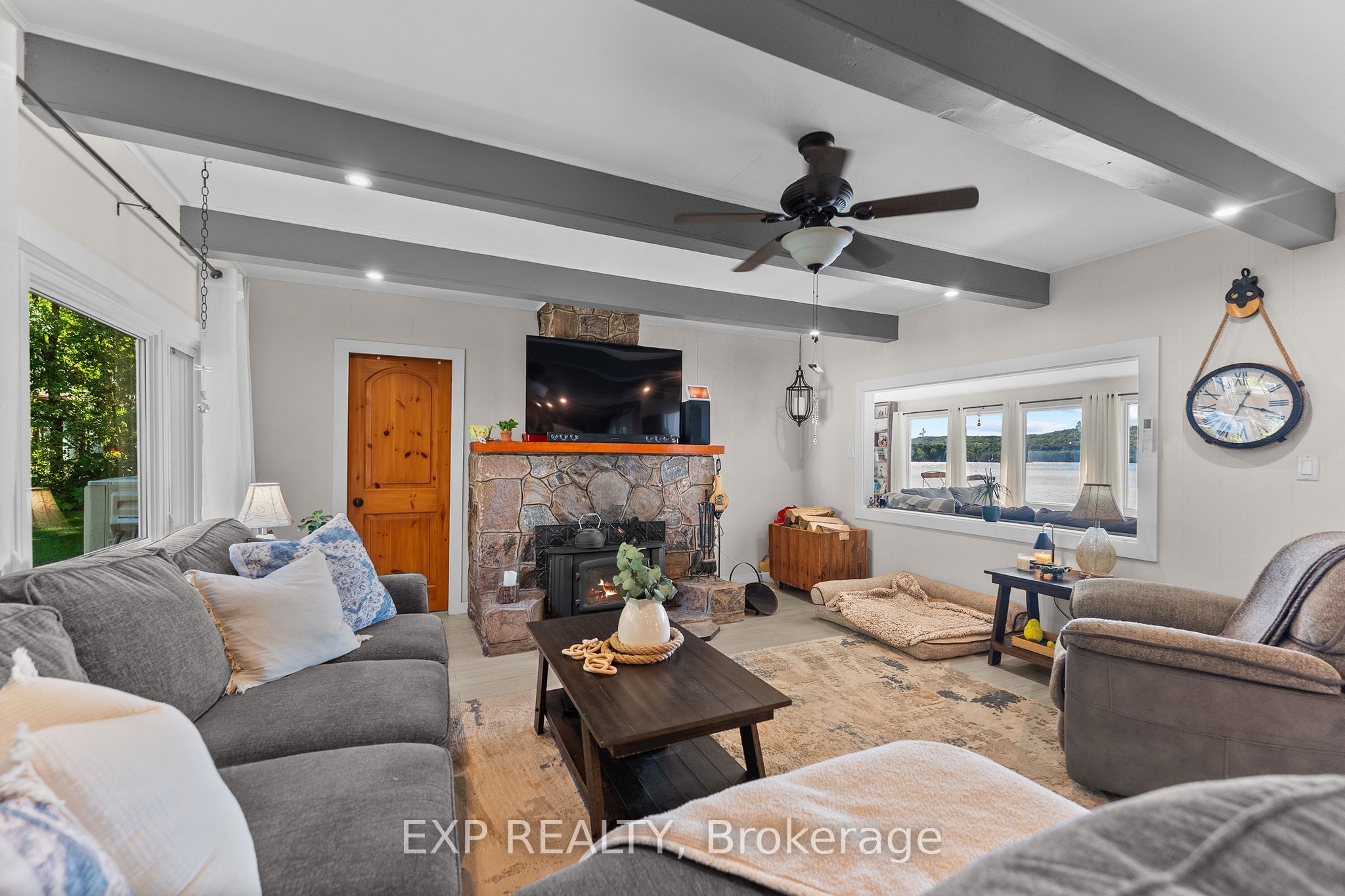 42195 Combermere Road Property Photo 8