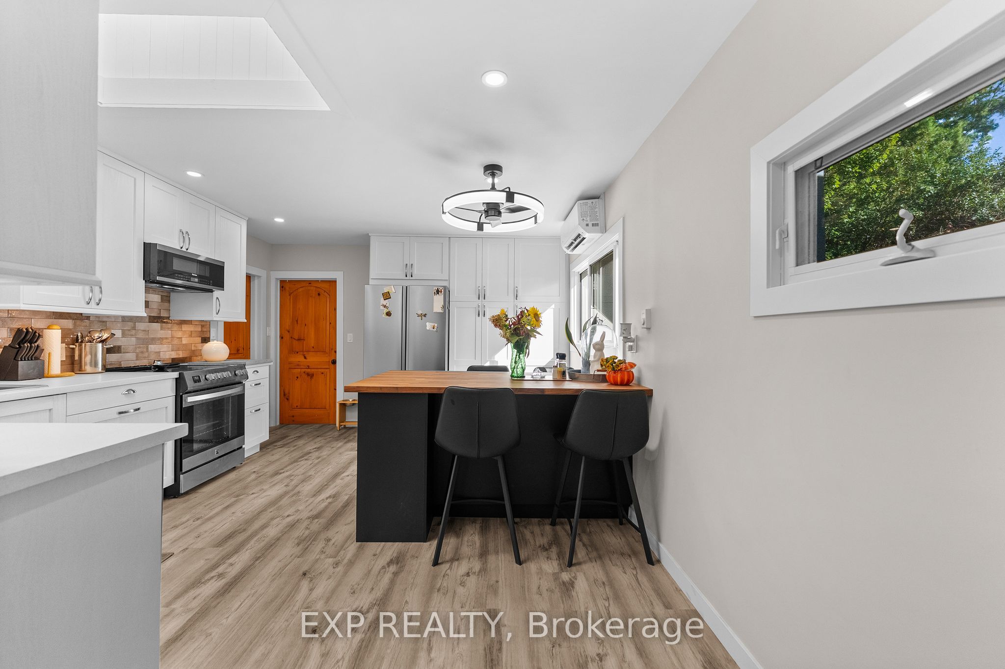 42195 Combermere Road Property Photo 18