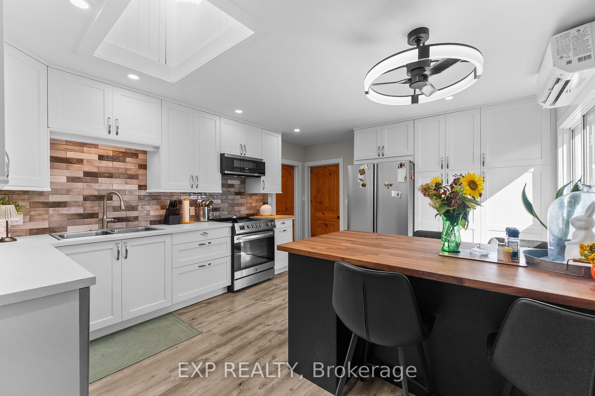42195 Combermere Road Property Photo 19