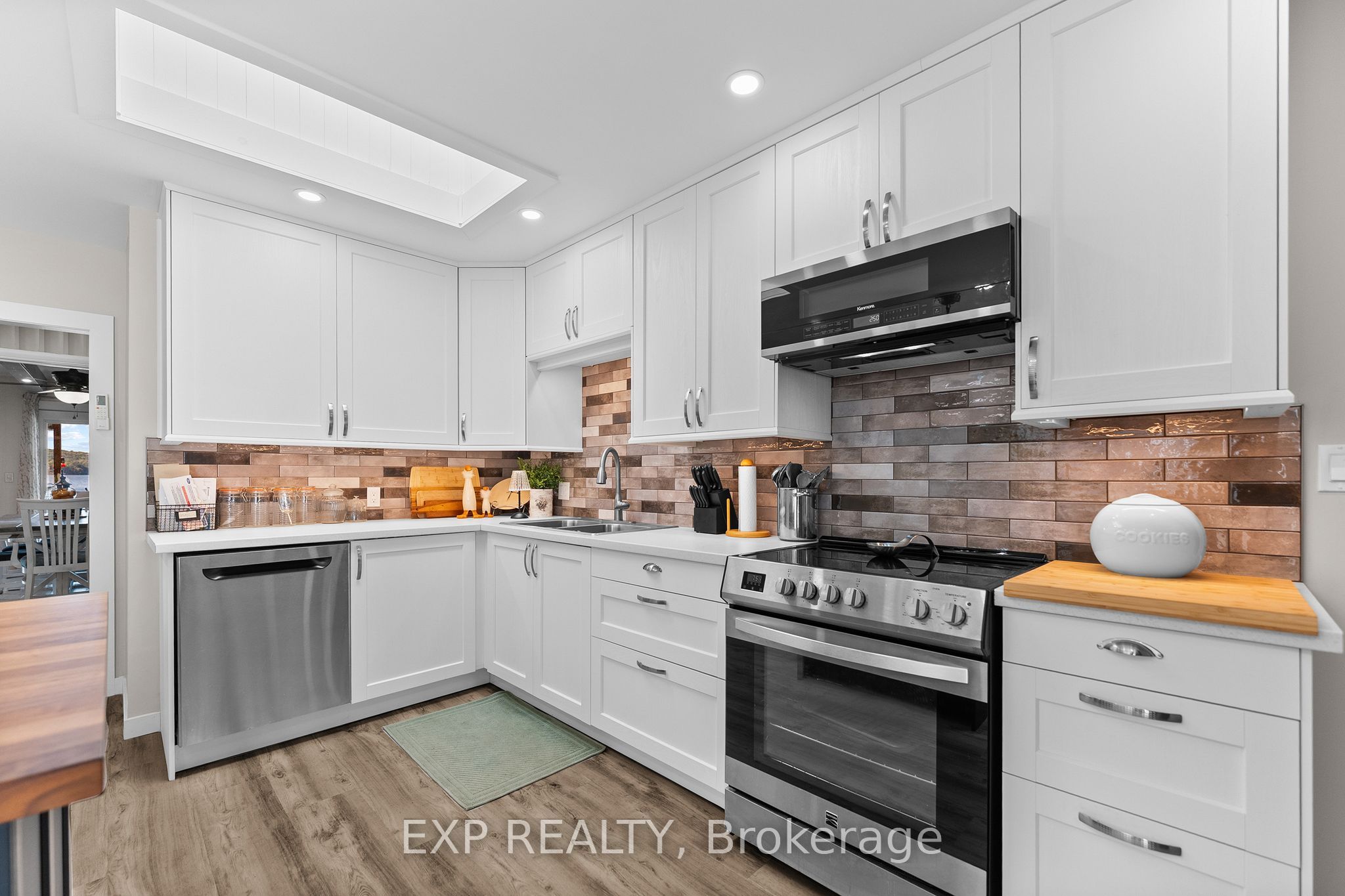 42195 Combermere Road Property Photo 20