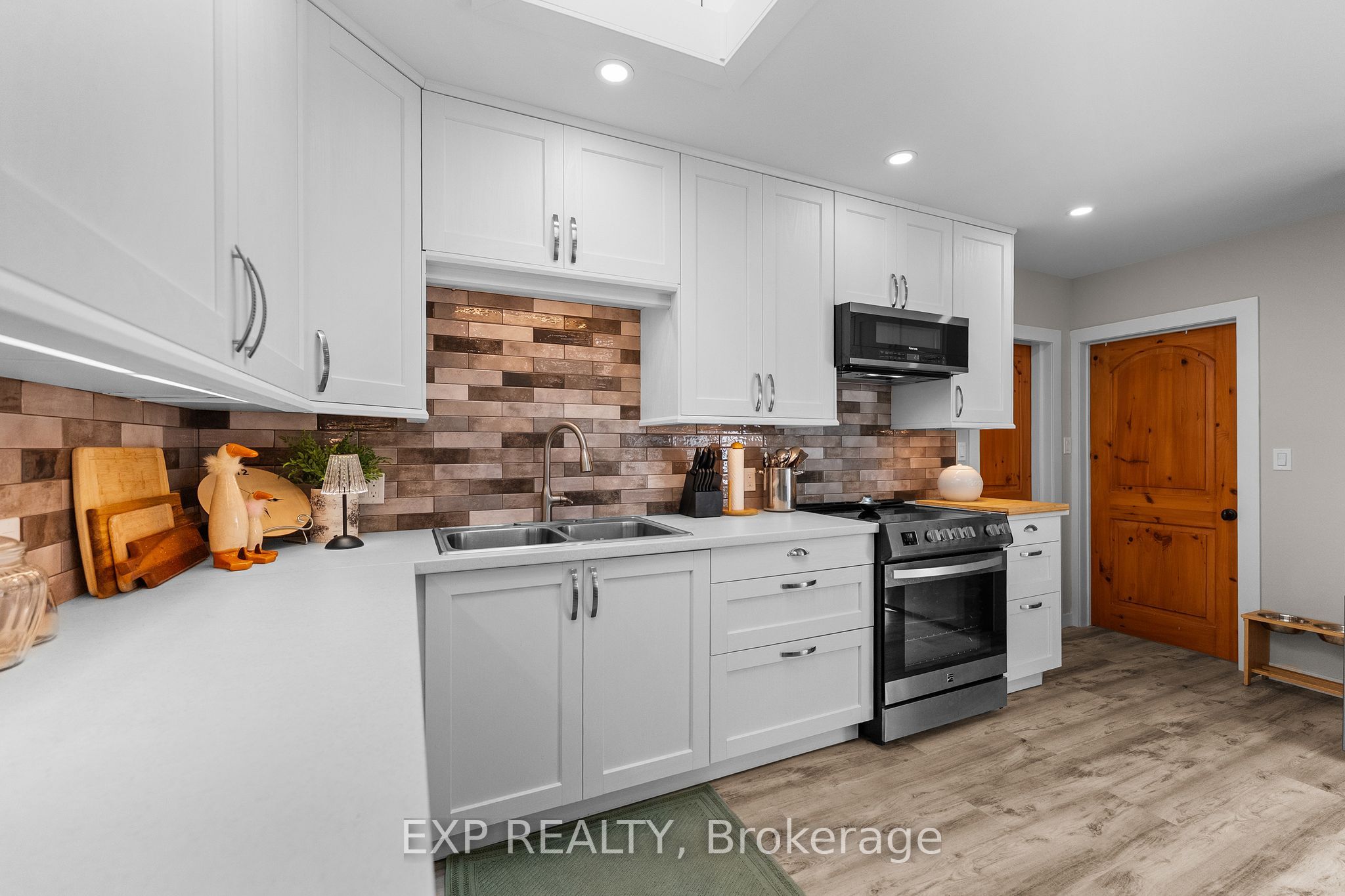 42195 Combermere Road Property Photo 21