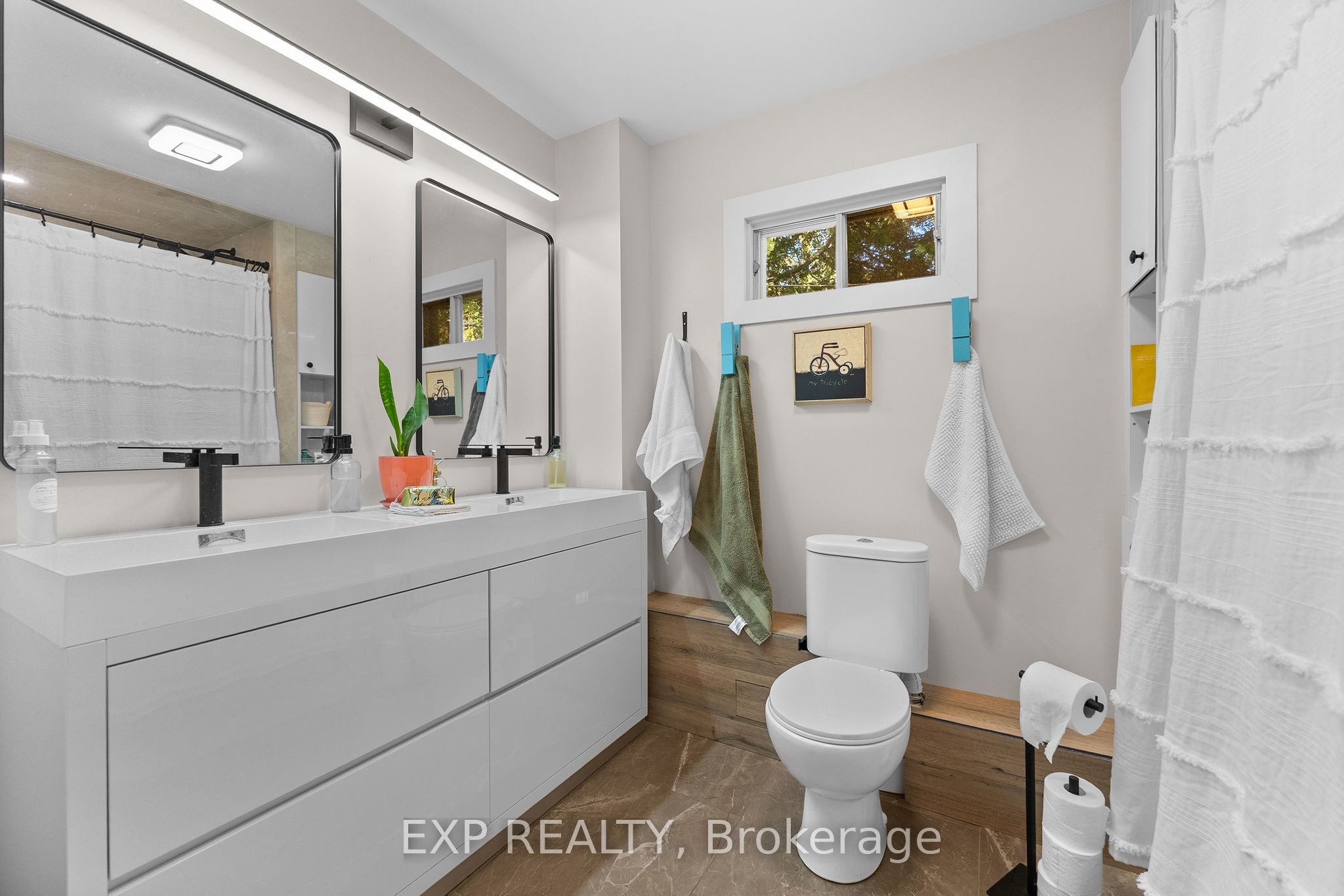 42195 Combermere Road Property Photo 27