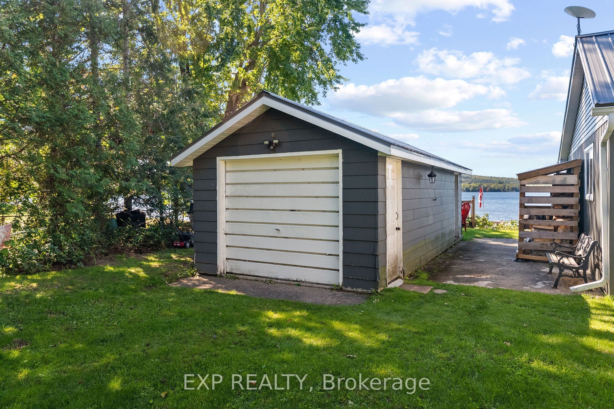 42195 Combermere Road Property Photo 43