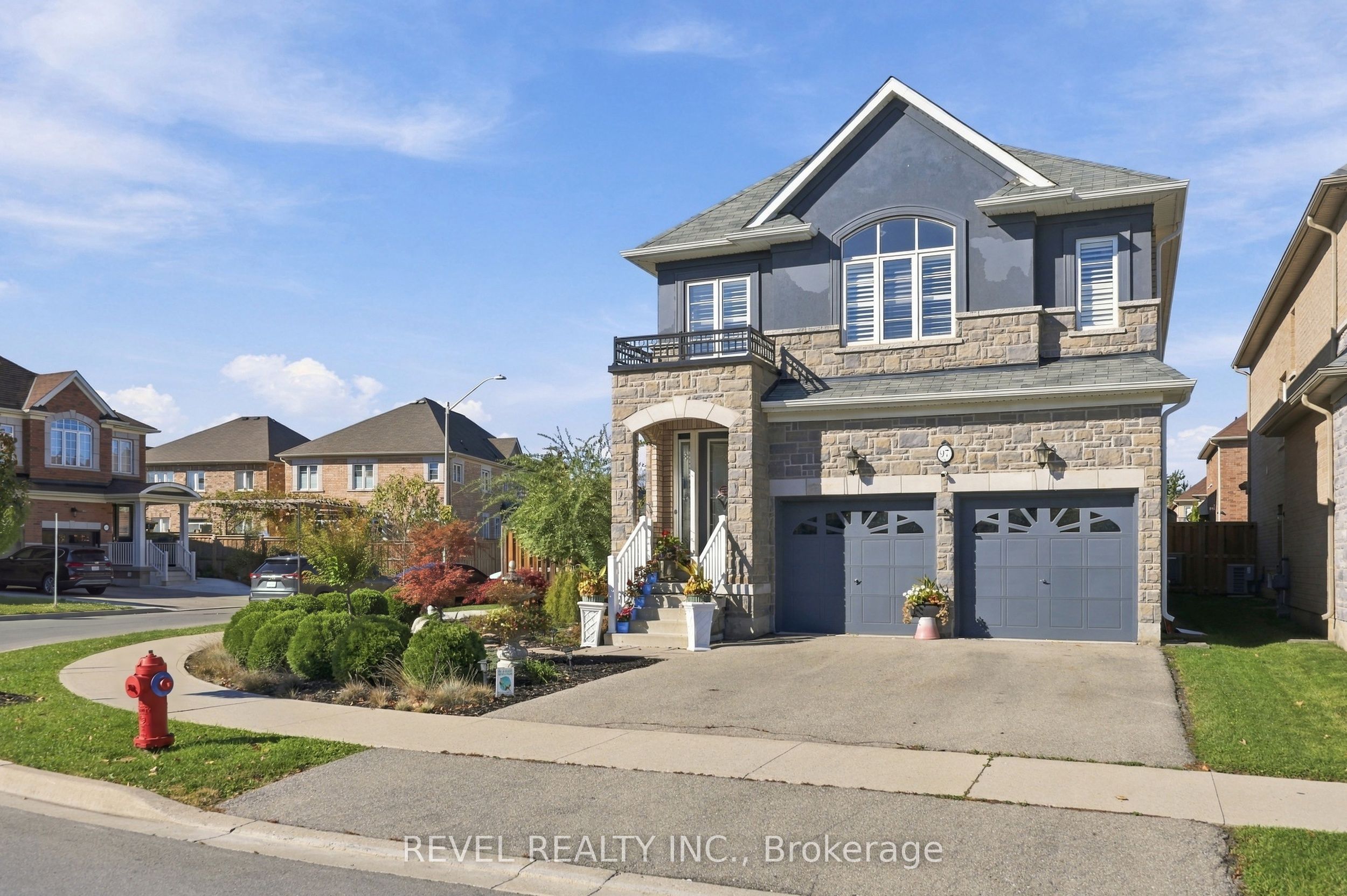 97 Narbonne Crescent Property Photo 2