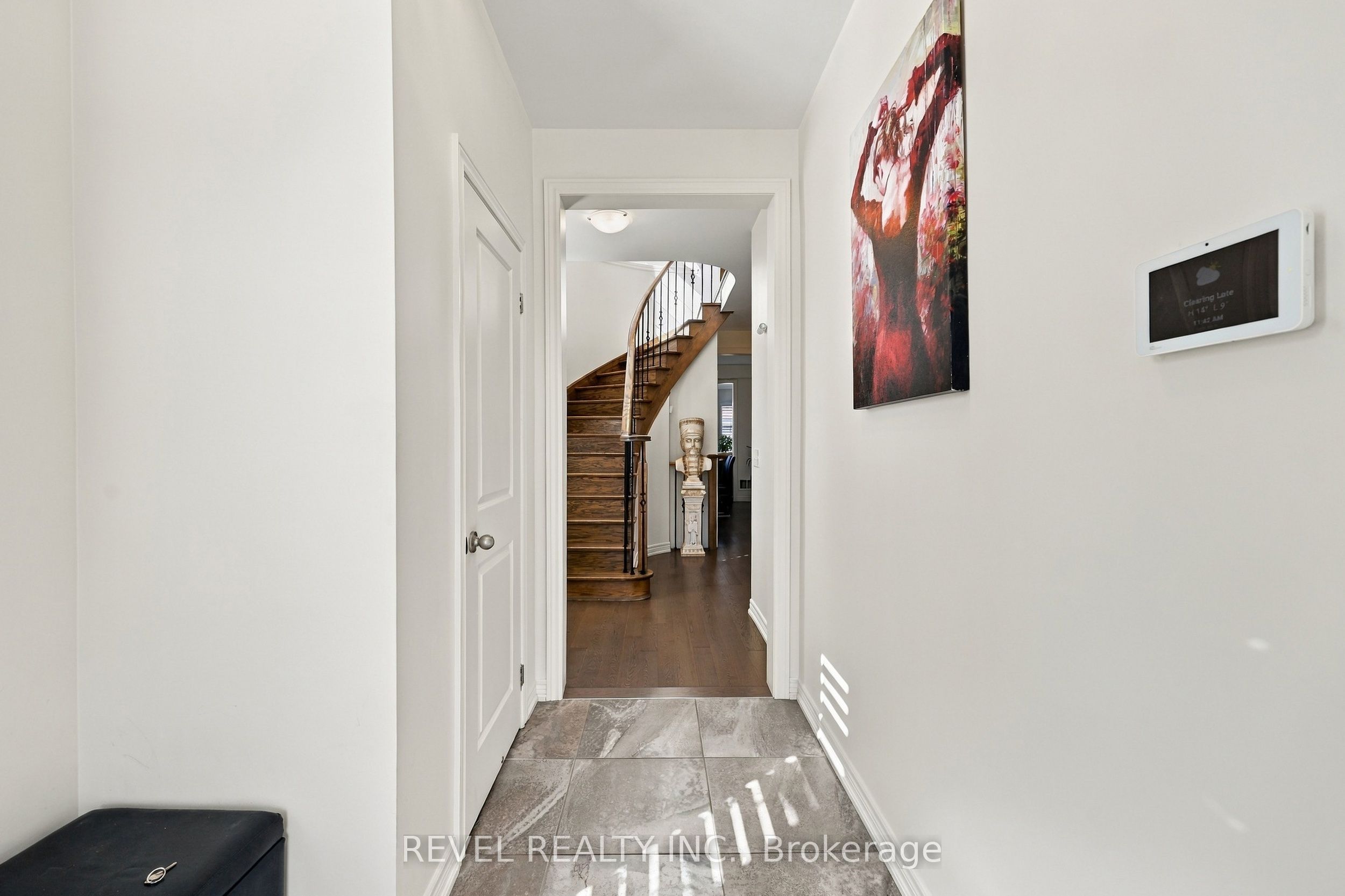 97 Narbonne Crescent Property Photo 8