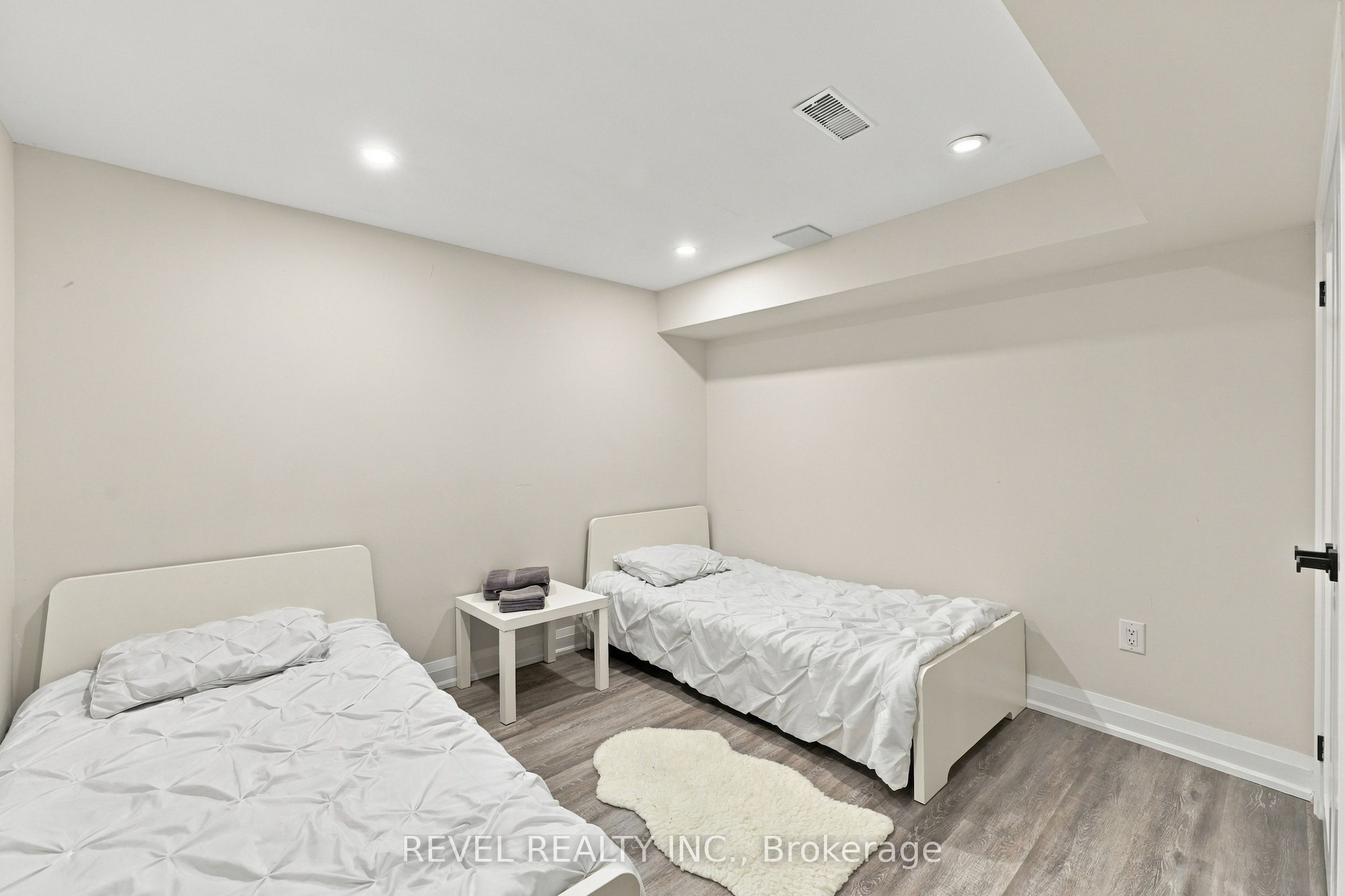 97 Narbonne Crescent Property Photo 36
