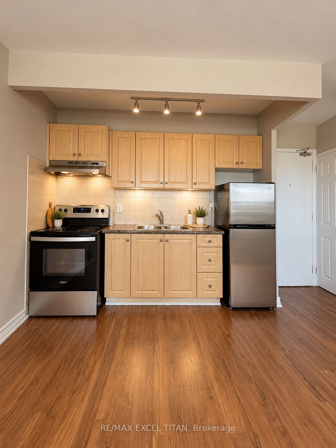468 Ottawa Street 730d Property Photo 7