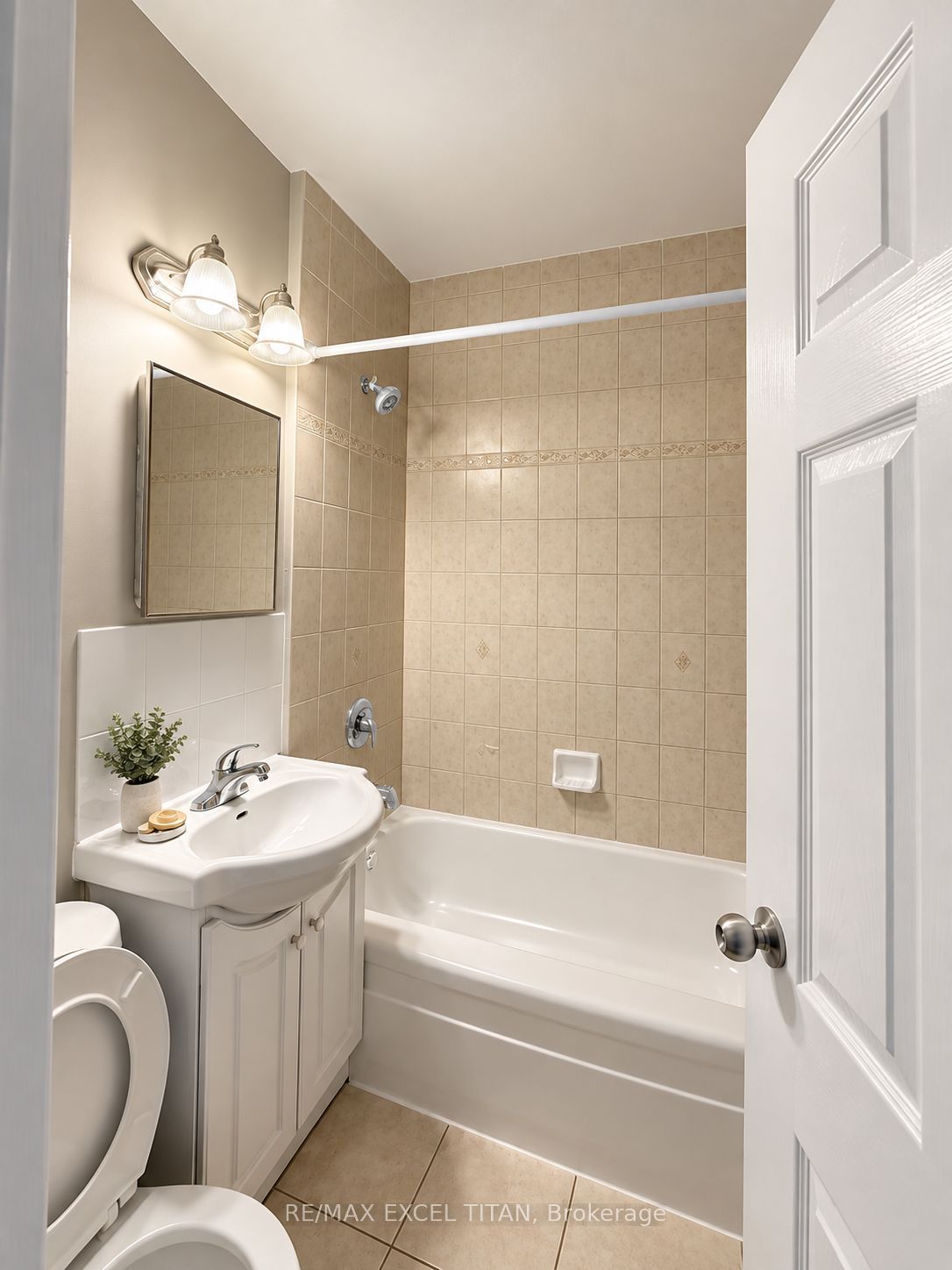 468 Ottawa Street 730d Property Photo 10