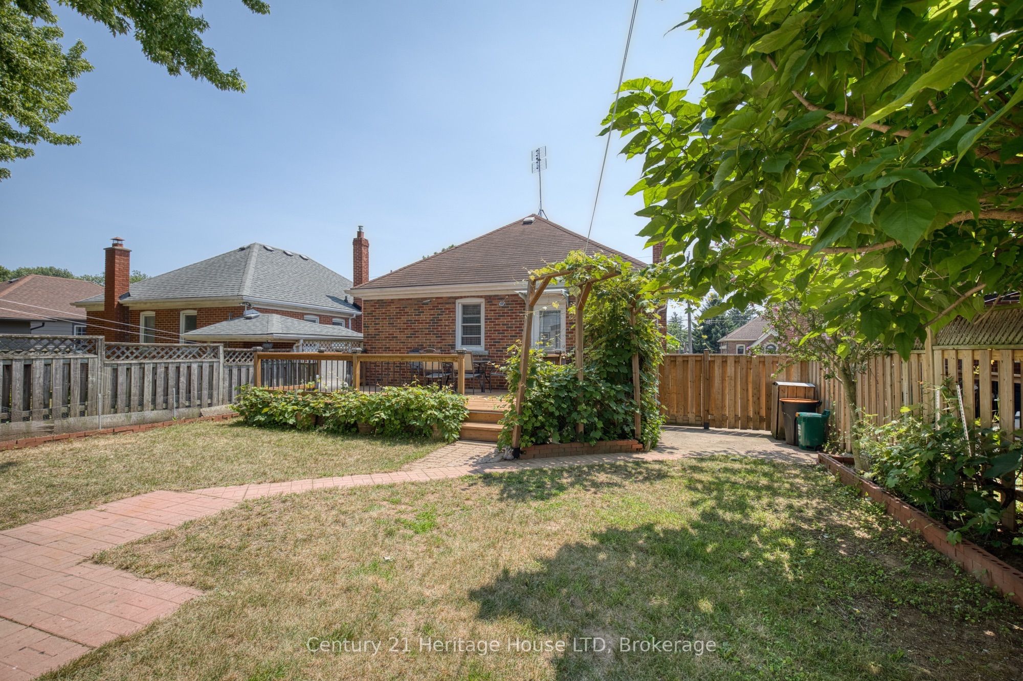 6477 Barker Street Property Photo 32