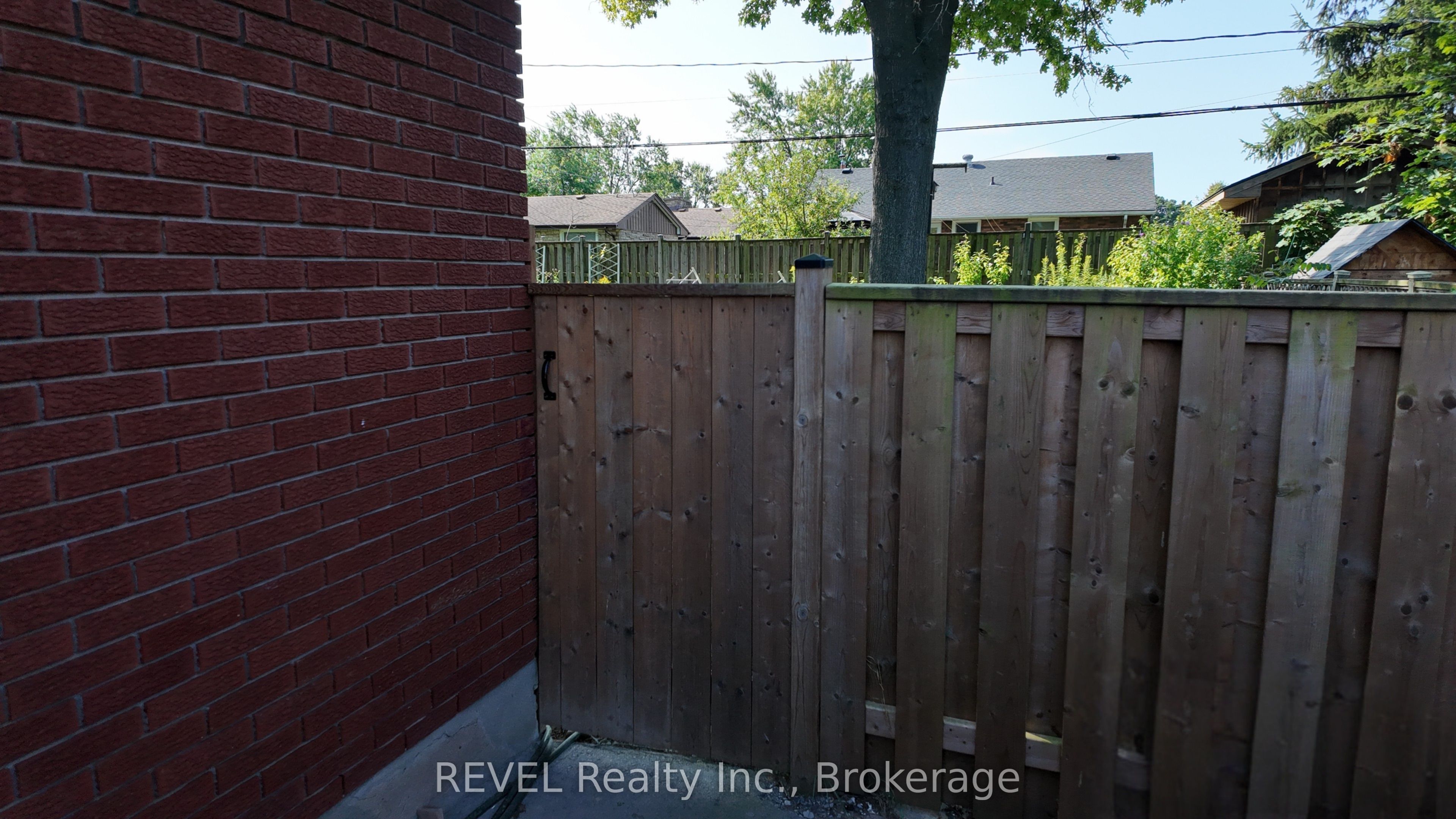 12 Glendale Drive Property Photo 2