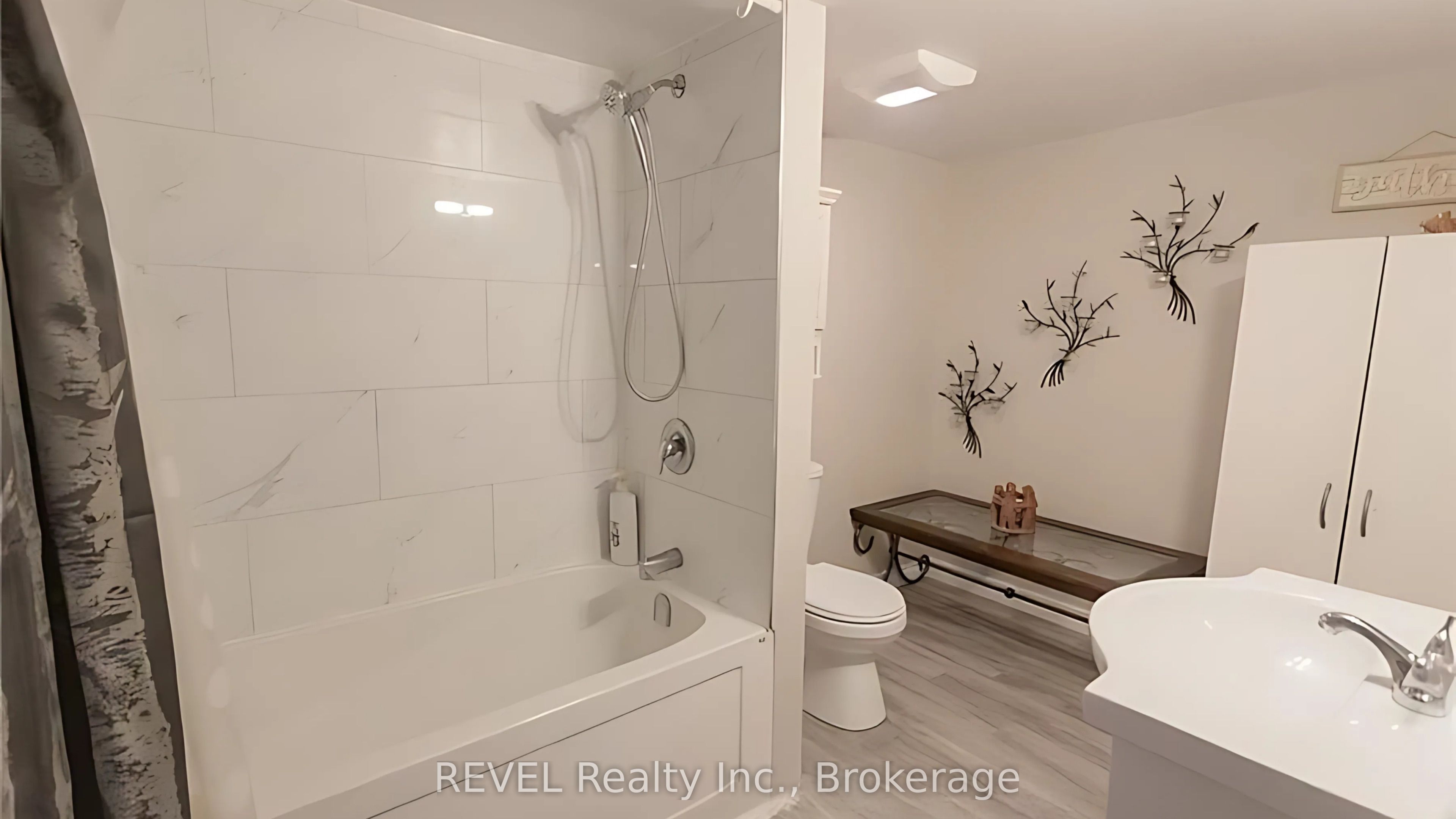 12 Glendale Drive Property Photo 8
