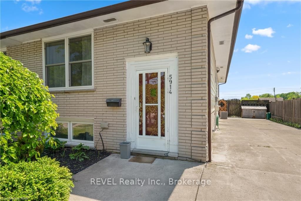 5914 Frontenac Street Property Photo 2