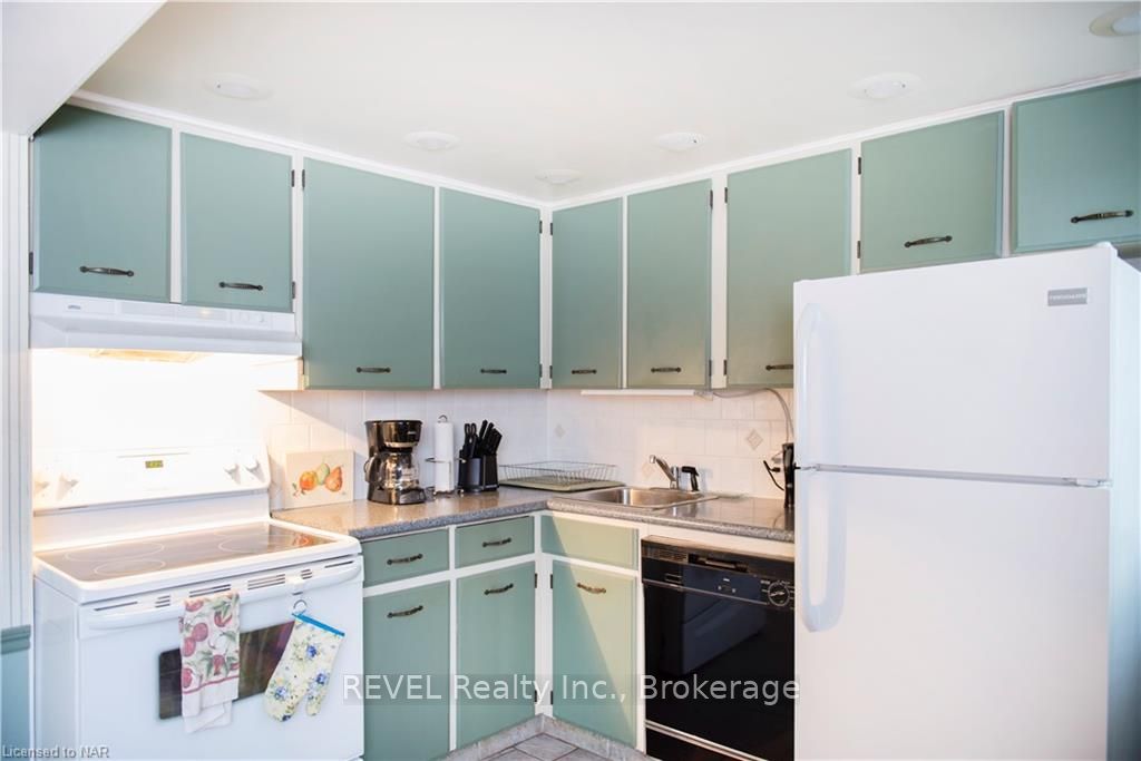 5914 Frontenac Street Property Photo 6