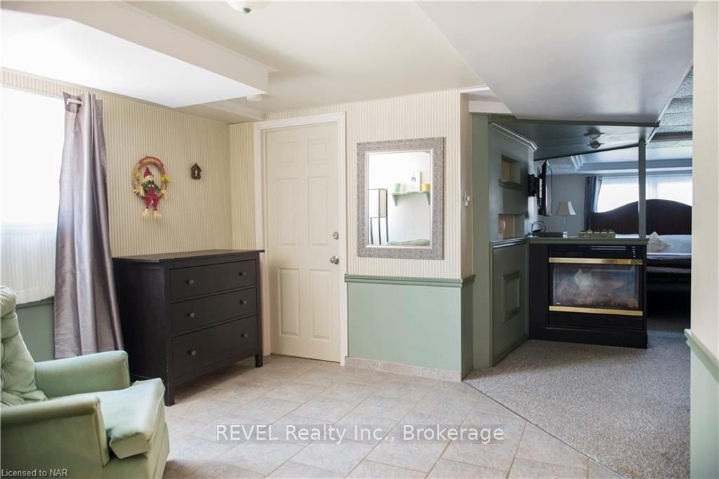5914 Frontenac Street Property Photo 11