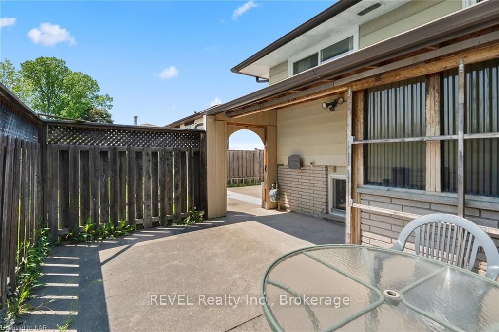 5914 Frontenac Street Property Photo 15