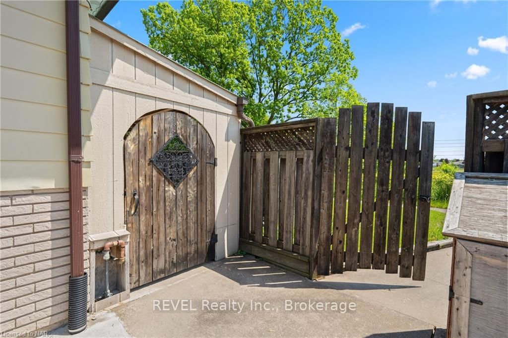 5914 Frontenac Street Property Photo 16