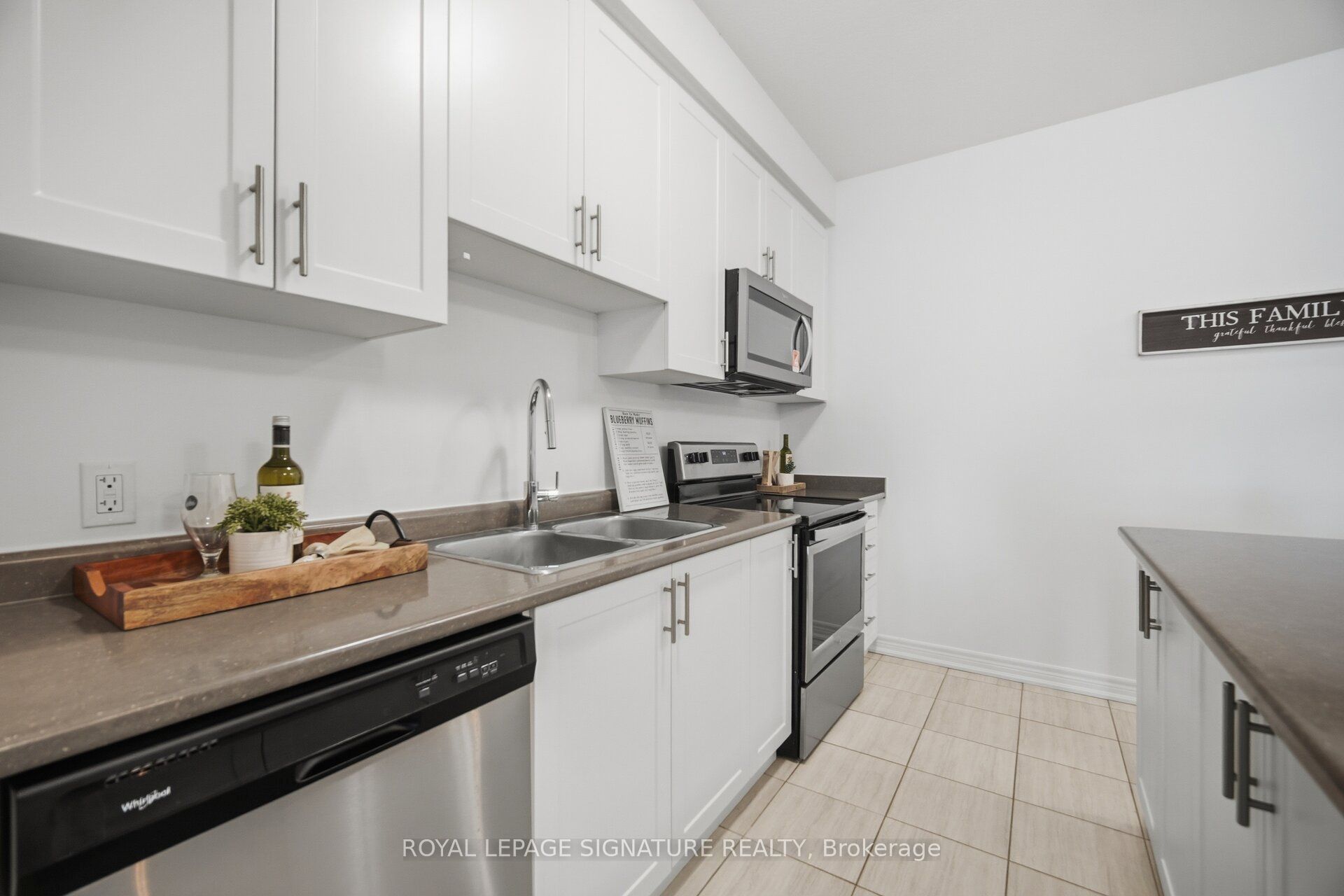 1 Ridgeside Lane Property Photo 11