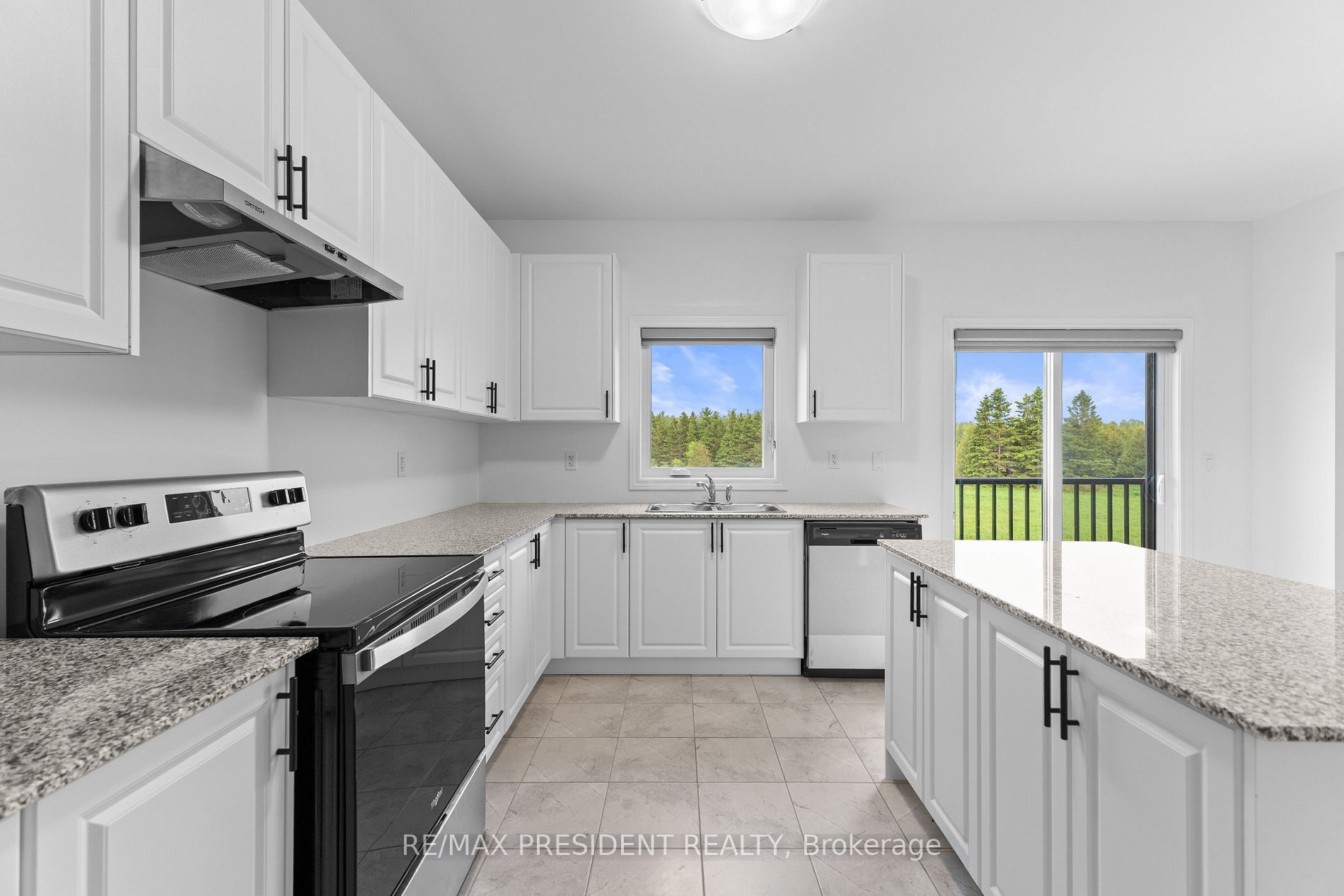 335 Russell Street Property Photo 10